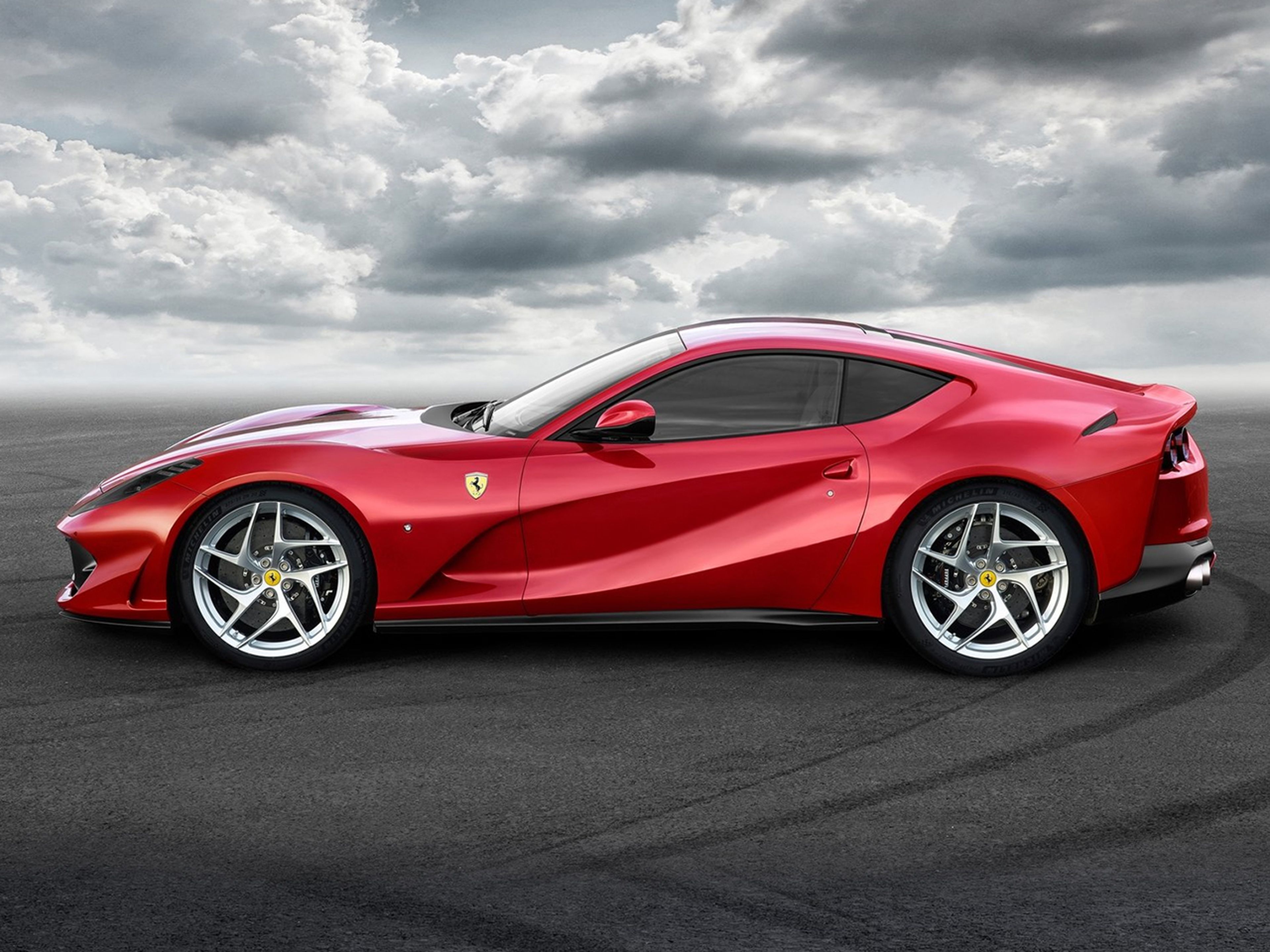 Ferrari-812_Superfast-2018-C02