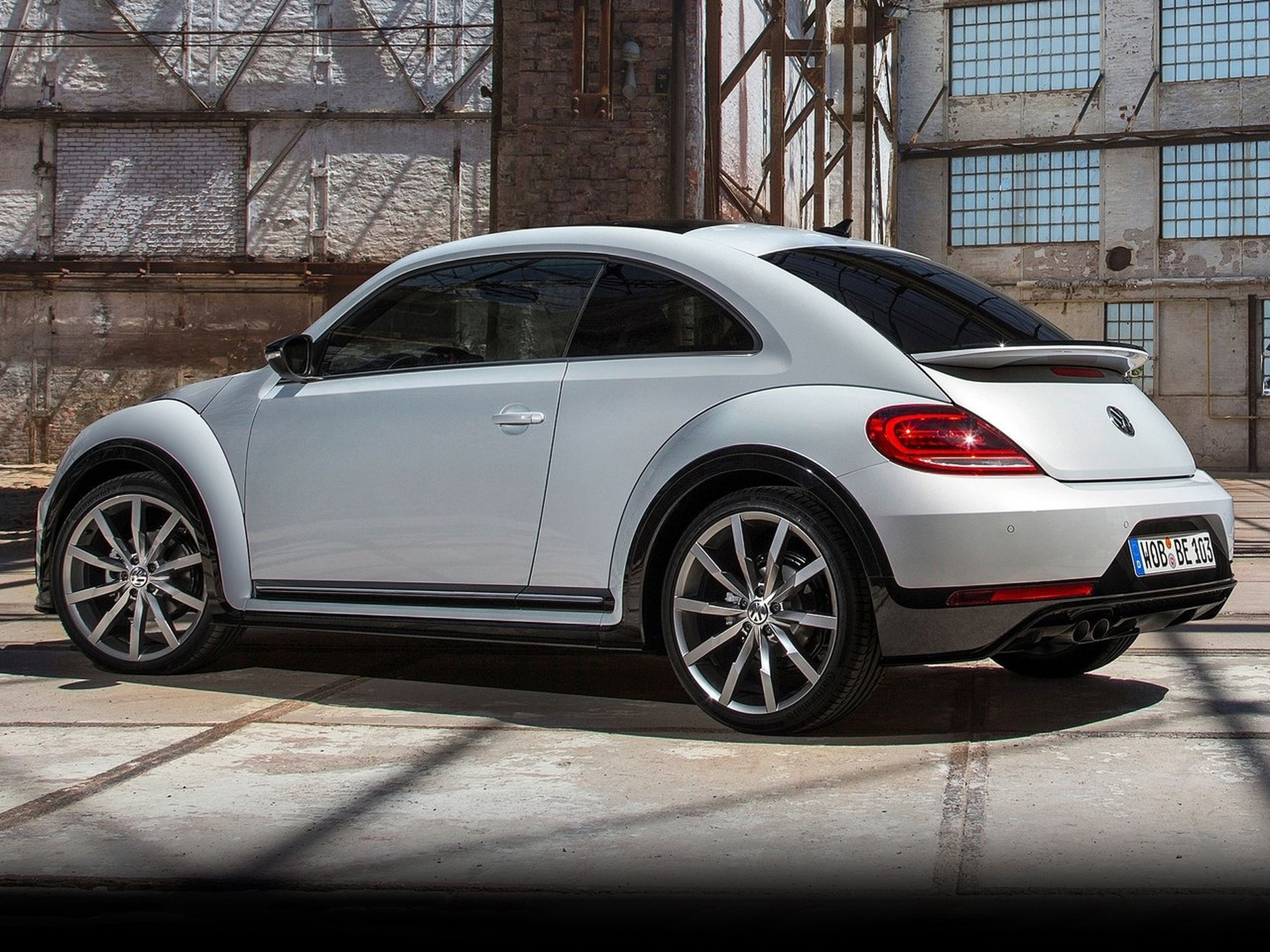 Volkswagen-Beetle-2017-C03