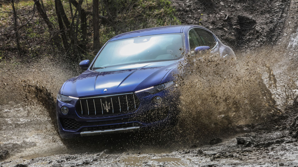 Maserati Levante off-road azul charco Maserati Levante off-road azul charco 4x4