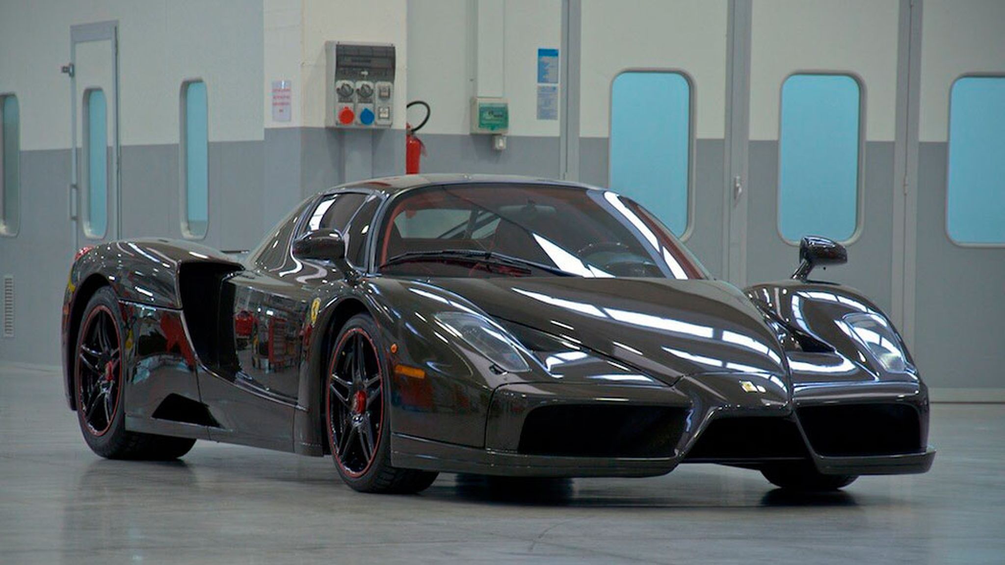 Ferrari Enzo fibra de carbono