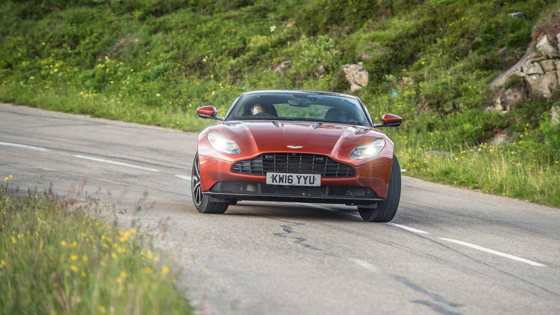 Aston Martin DB11 Aston Martin DB11