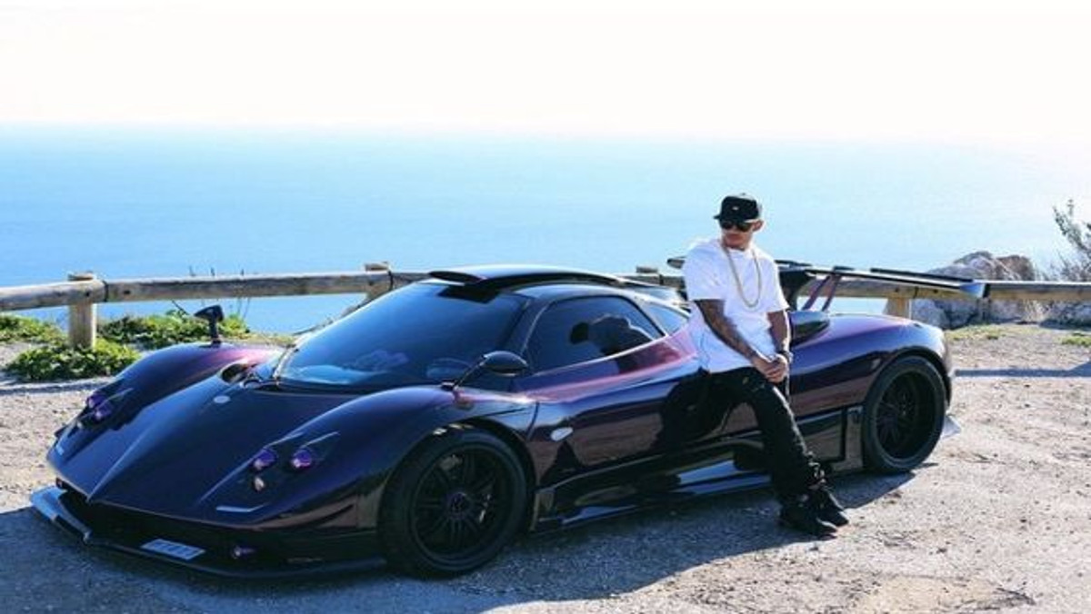 Los cochazos de Lewis Hamilton Los cochazos de Lewis Hamilton