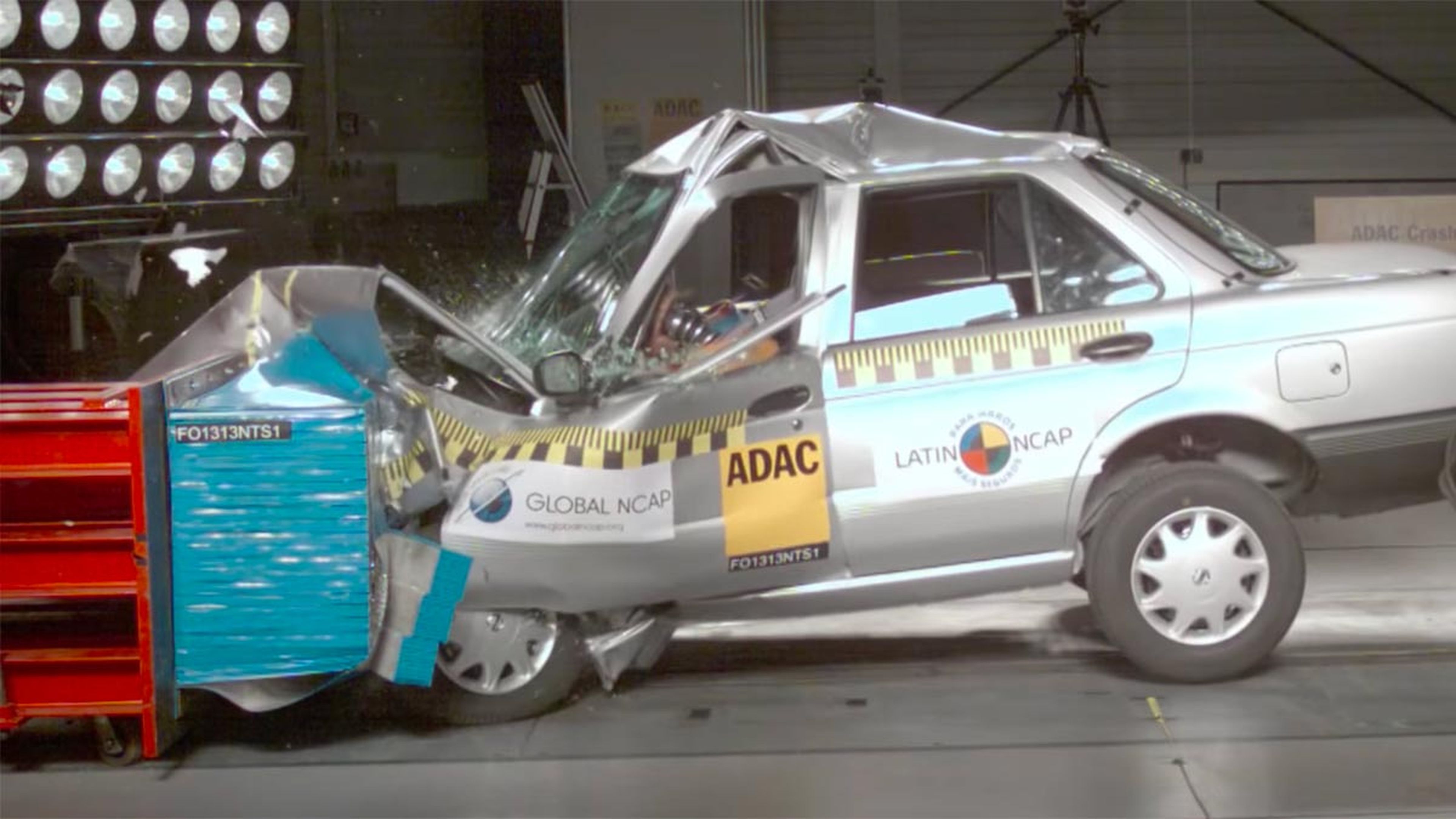 Nissan Tsuru crash test