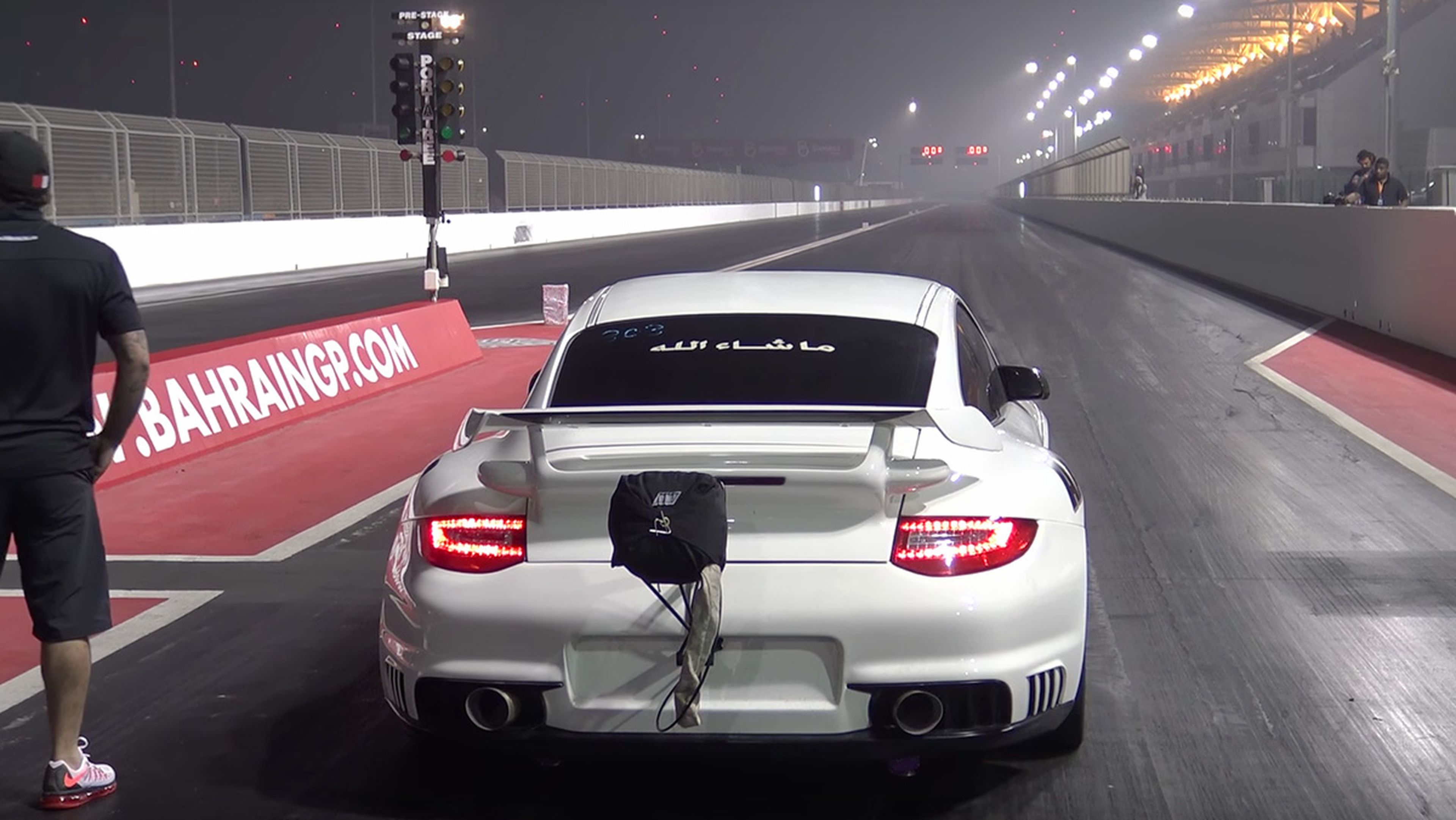 Este Porsche 911 GT2 alcanza los 300 km/h en ocho segundos