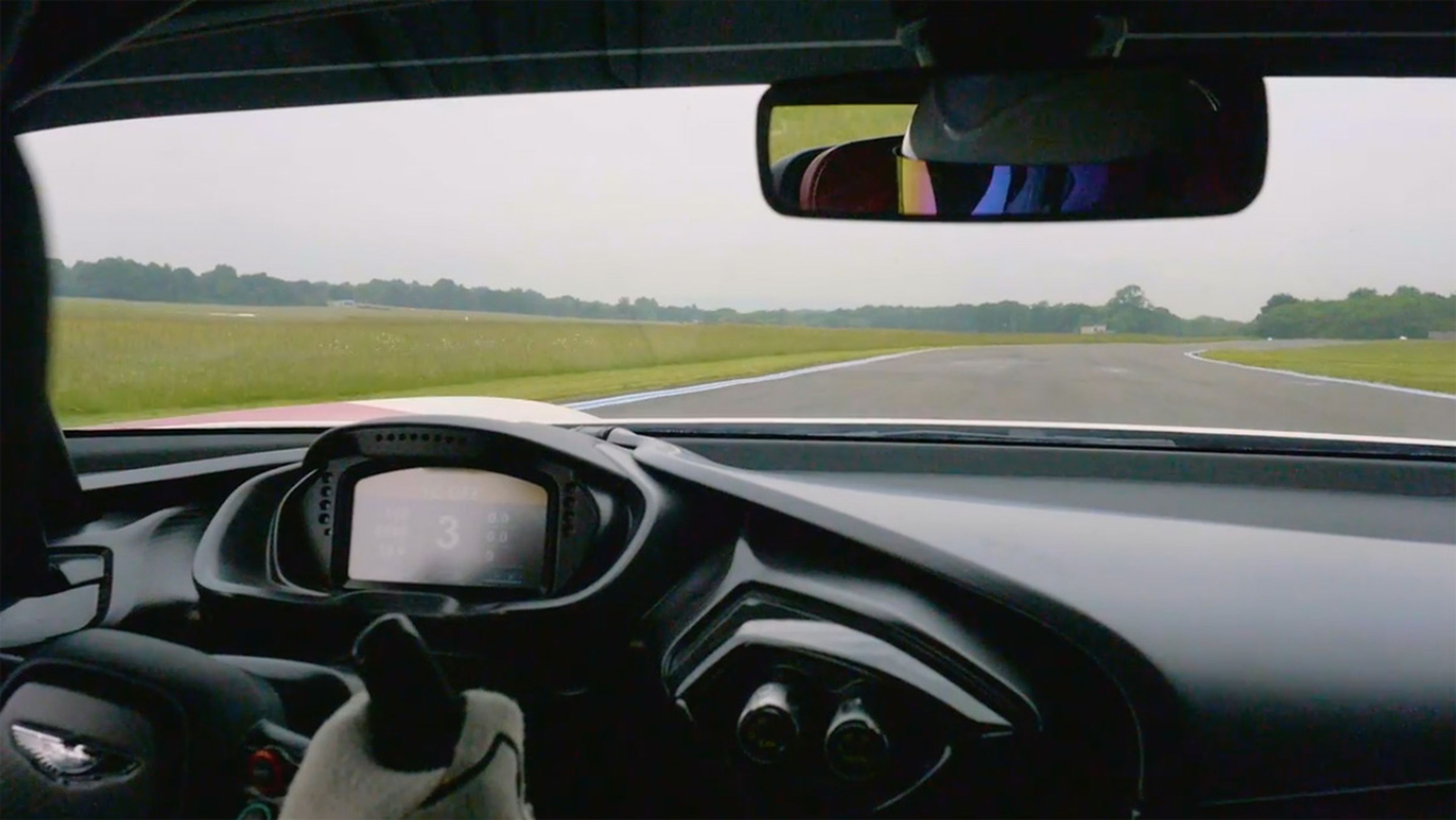 Vídeo: The Stig en el Aston Martin Vulcan