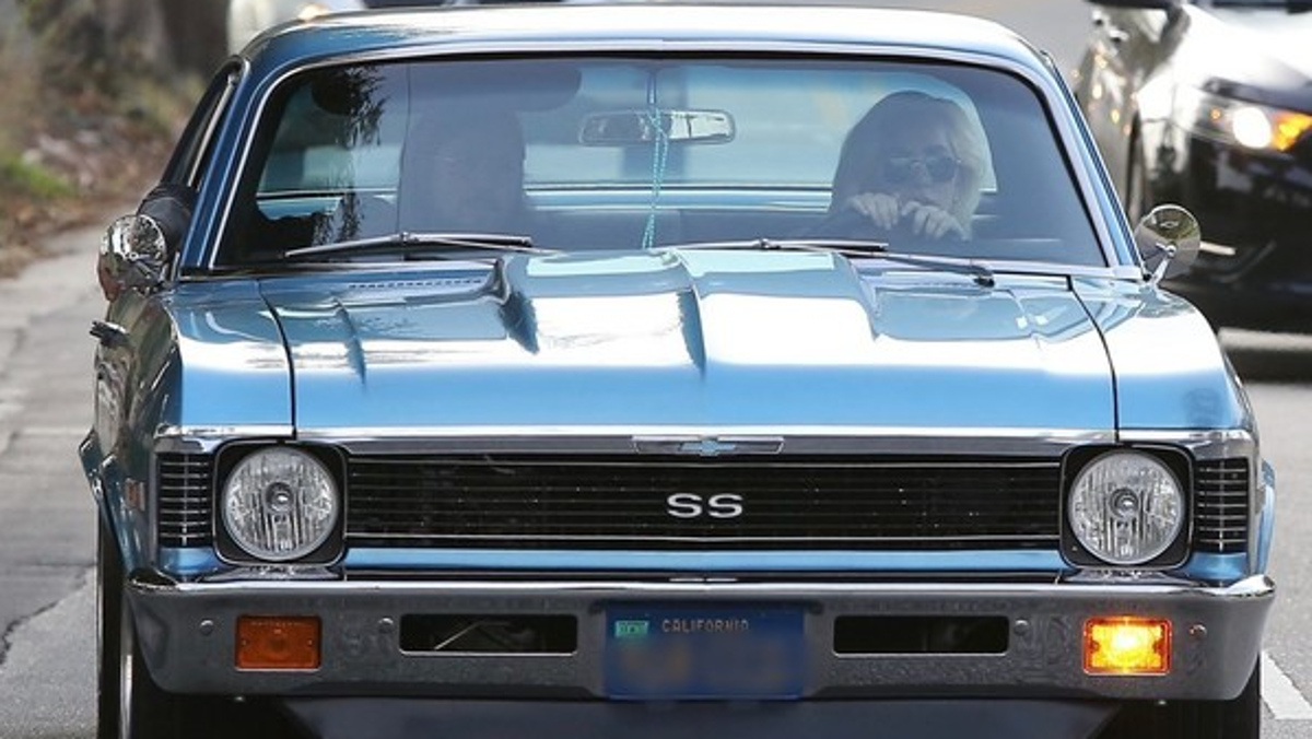 Chelleve SS de los 70 conducido por Lady gaga en Santa Mónica, Los Ángeles Chelleve SS de los 70 conducido por Lady gaga en Santa Mónica, Los Ángeles