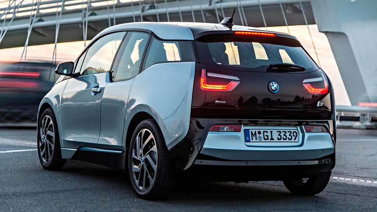 Coches que aparcan solos, BMW i3 (I) Coches que aparcan solos, BMW i3 (I)