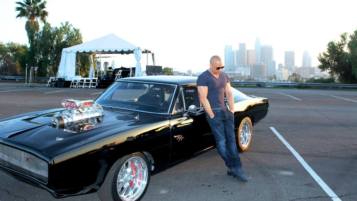 Vin Diesel junto al famoso Dodge Charger´70 Vin Diesel junto al famoso Dodge Charger´70