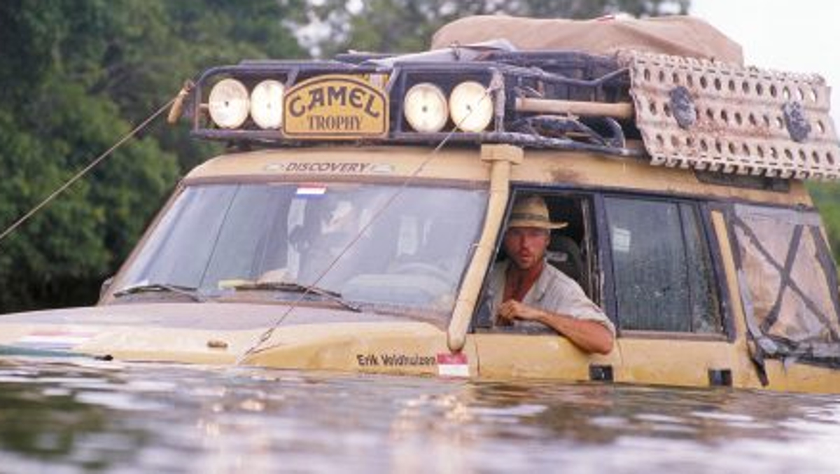 Nadando en el Camel Trophy Nadando en el Camel Trophy