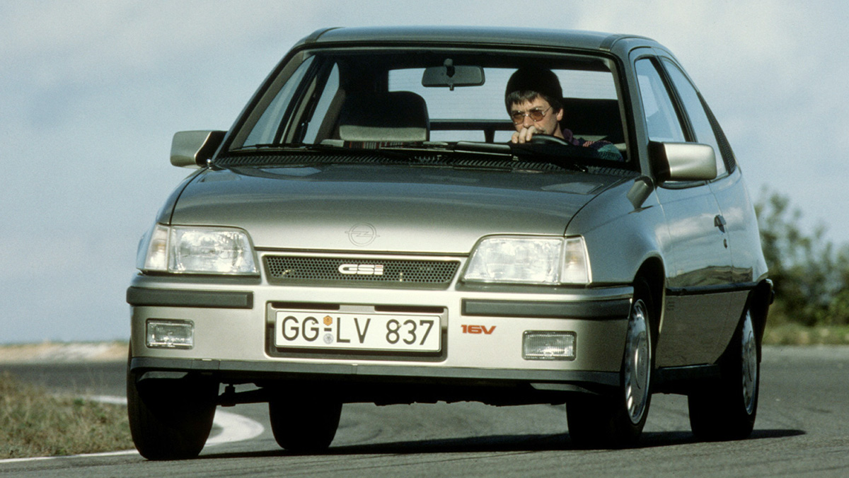 El Opel Kadett GSi, con 16 válvulas El Opel Kadett GSi, con 16 válvulas