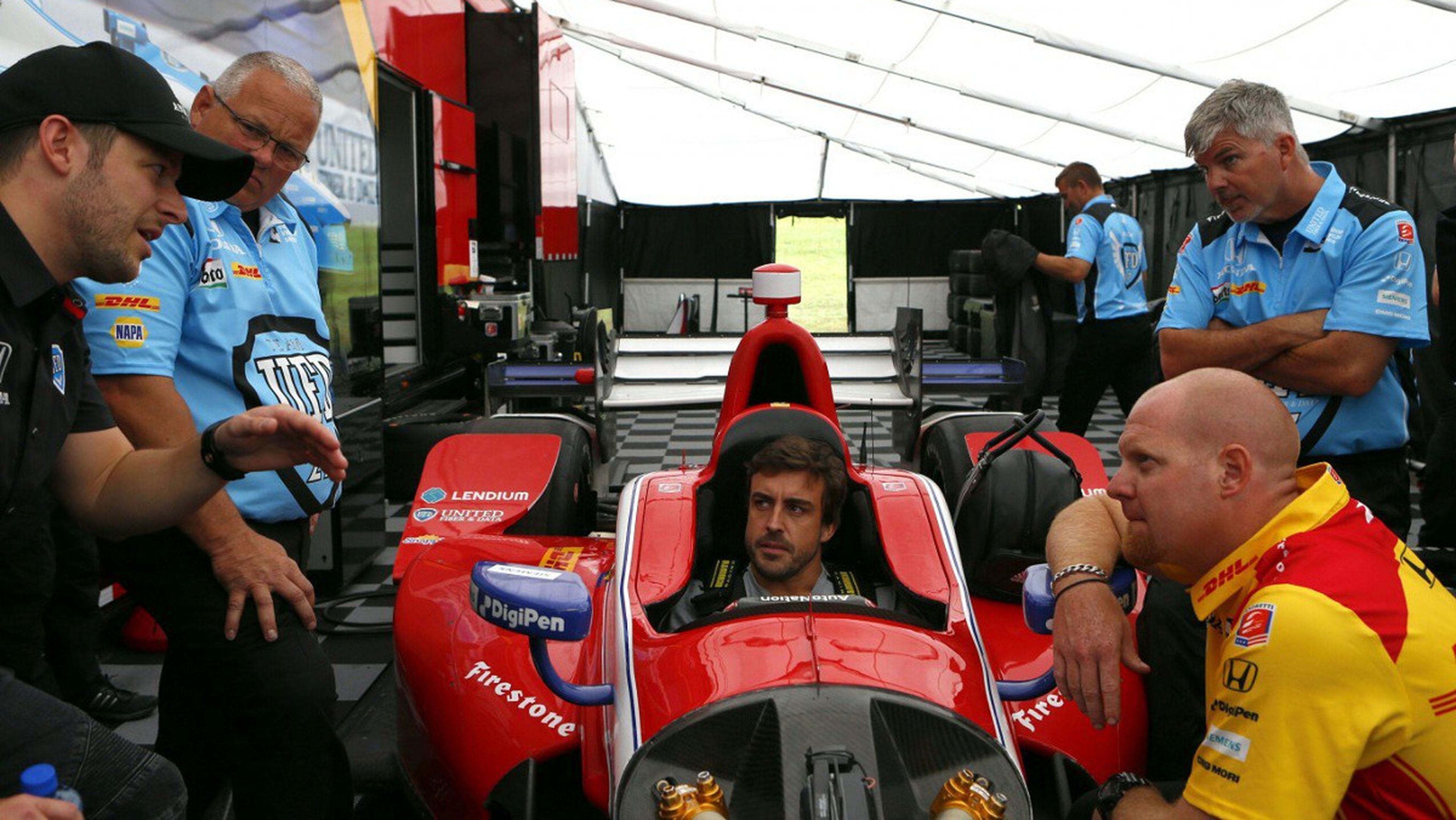 Primera toma de contacto de fernando Alonso con la Indycar