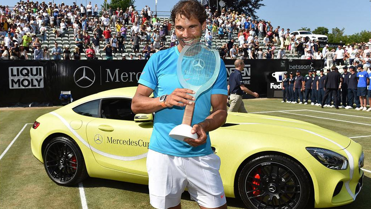 ¡Qué chulo es este AMG GT modelo pelota de tenis! ¡Qué chulo es este AMG GT modelo pelota de tenis!