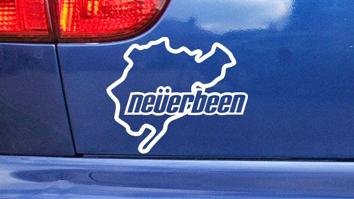 Los 9 mejores regalos para los locos de Nürburgring - Pegatina Neverbeen Los 9 mejores regalos para los locos de Nürburgring - Pegatina Neverbeen