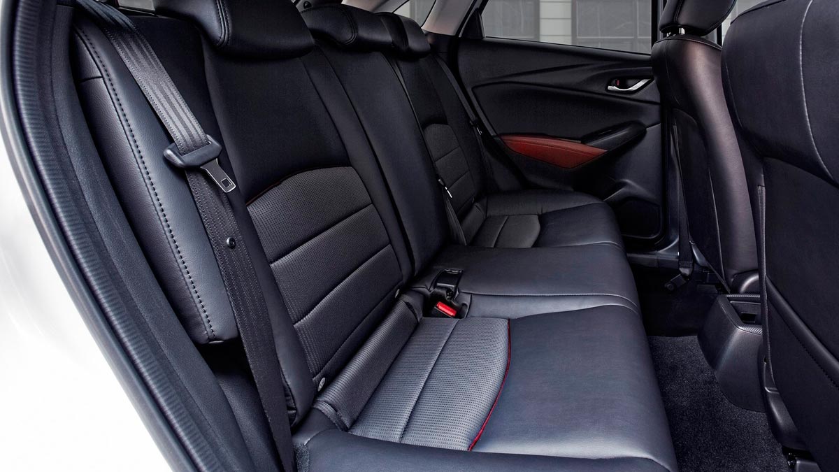 Mazda CX-3 plazas traseras Mazda CX-3 plazas traseras SUV compacto