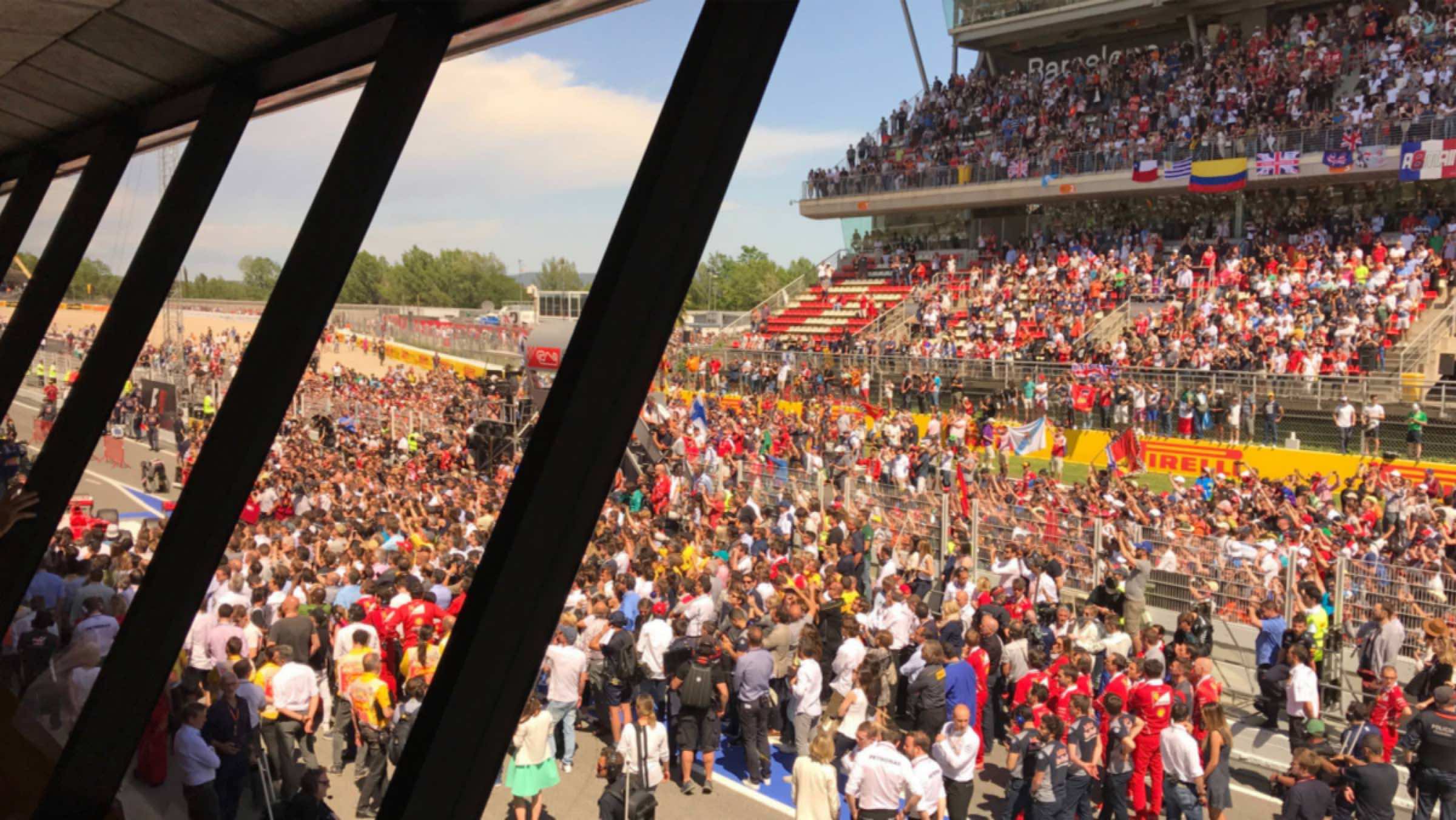 Asistencia público al paddock Asistencia público al paddock