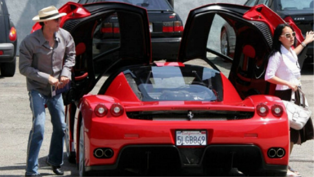 Nicolas Cage y su maravilloso Ferrari Enzo Nicolas Cage y su maravilloso Ferrari Enzo