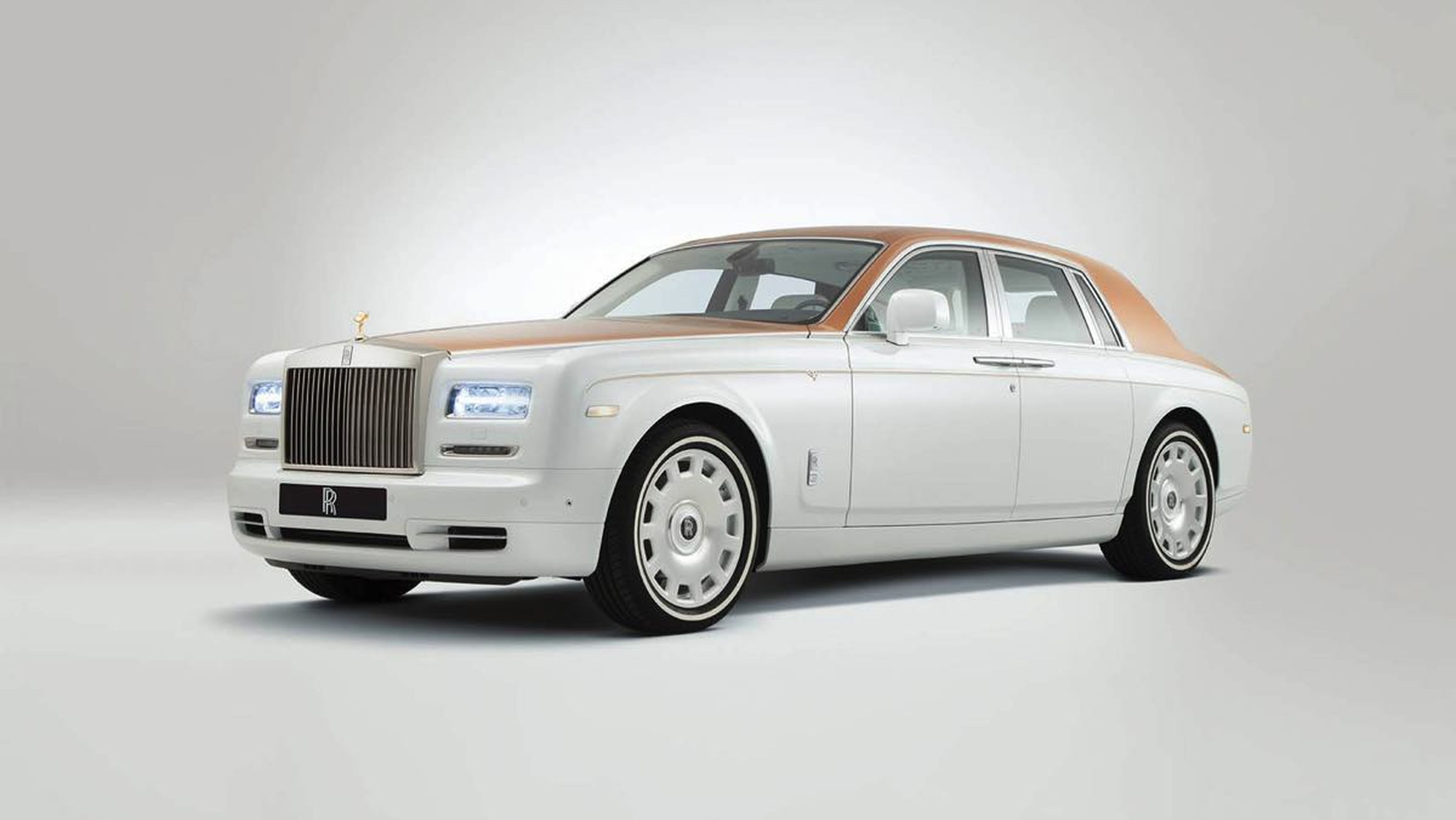 Rolls-Royce Phantom by Sheikh Zayed Grand Mosque