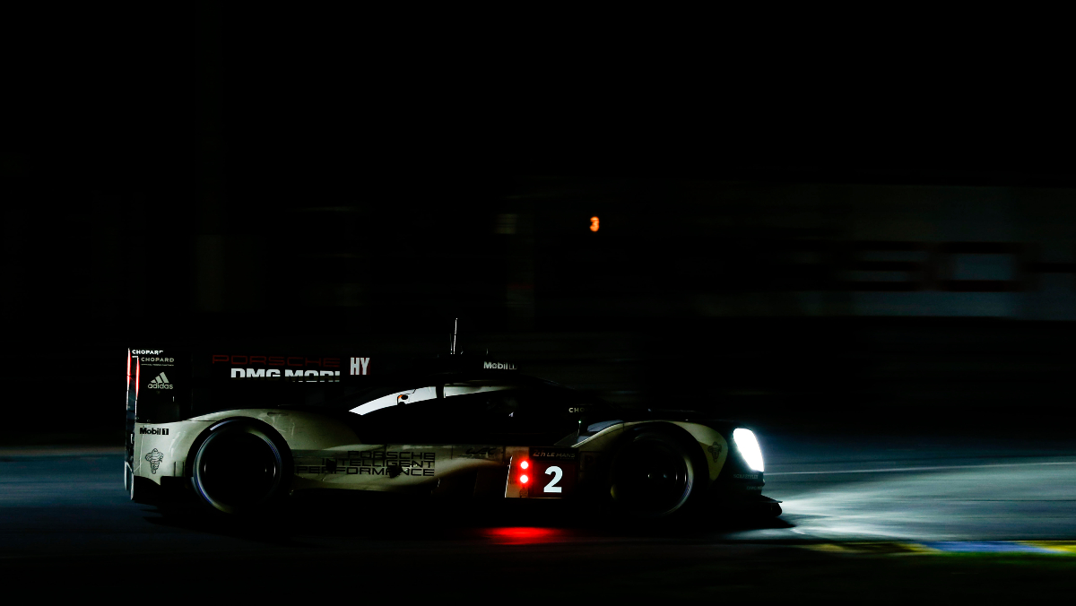 Porsche de noche Porsche de noche