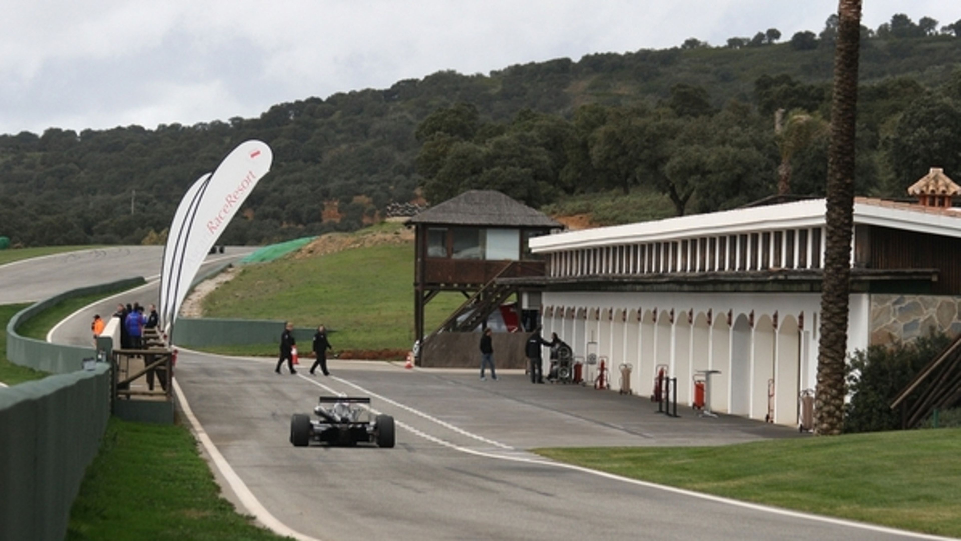 Boxes del Circuito ascari en Ronda (Málaga)