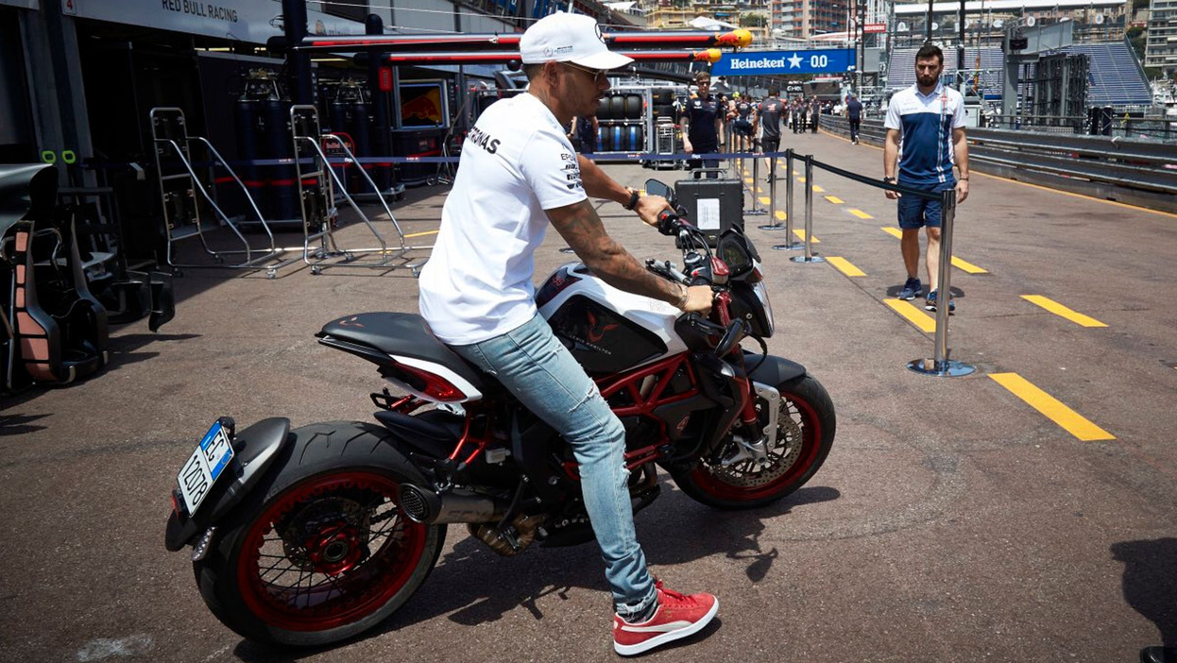 Hamilton y sus motos