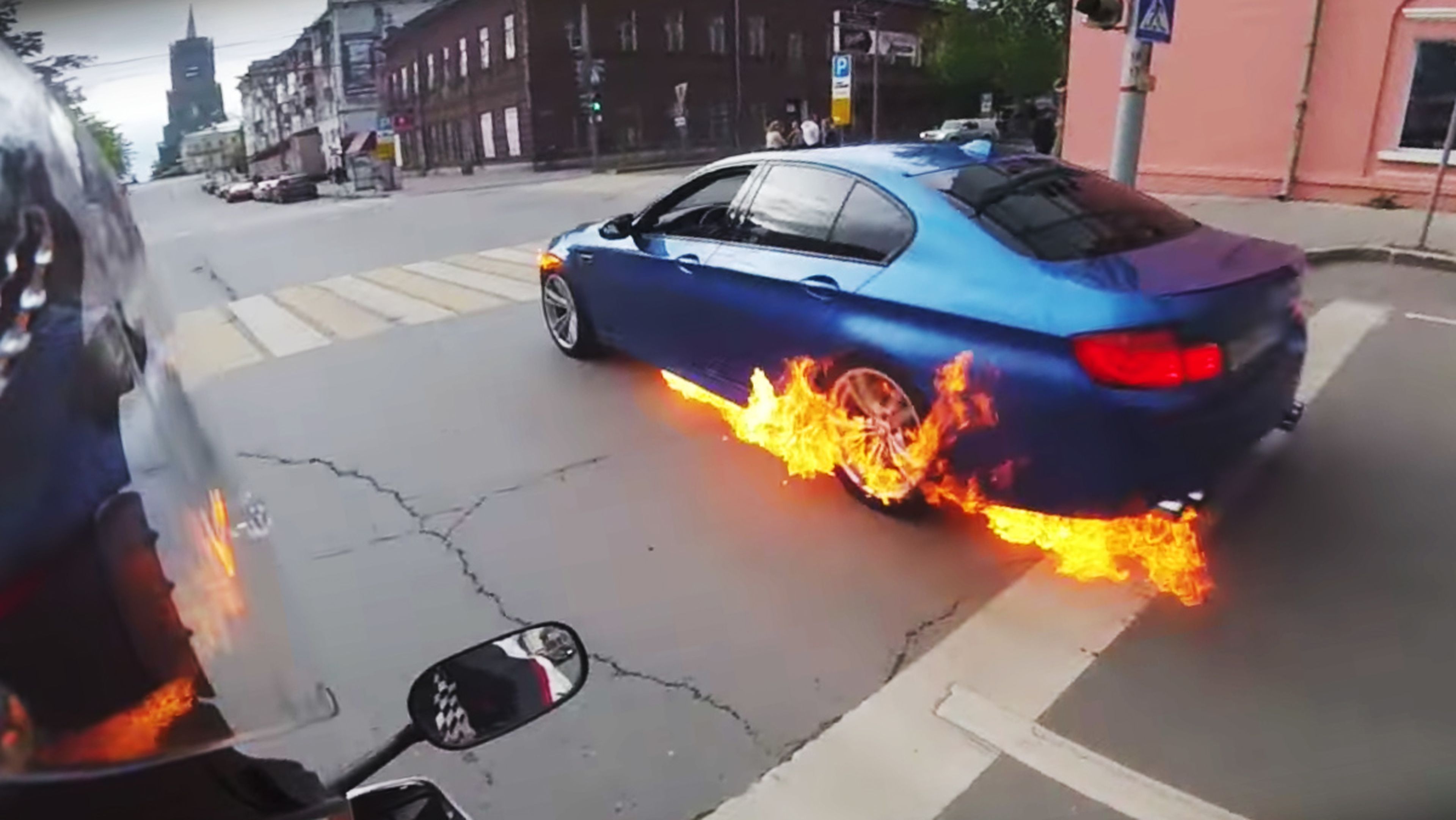 Lo que NO debes hacer si tu BMW M5 sale ardiendo