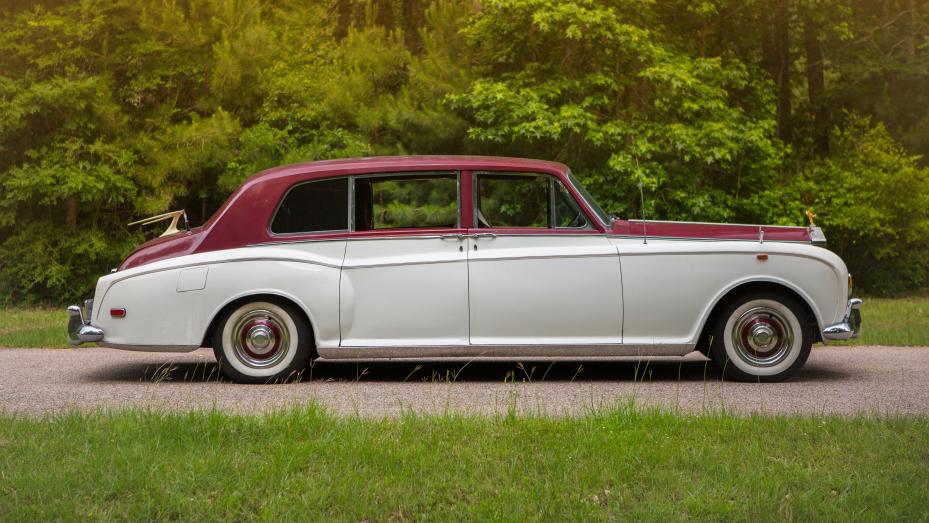 Rolls-Royce Phantom VI Limousine by Mulliner Park Ward Rolls-Royce Phantom VI Limousine by Mulliner Park Ward