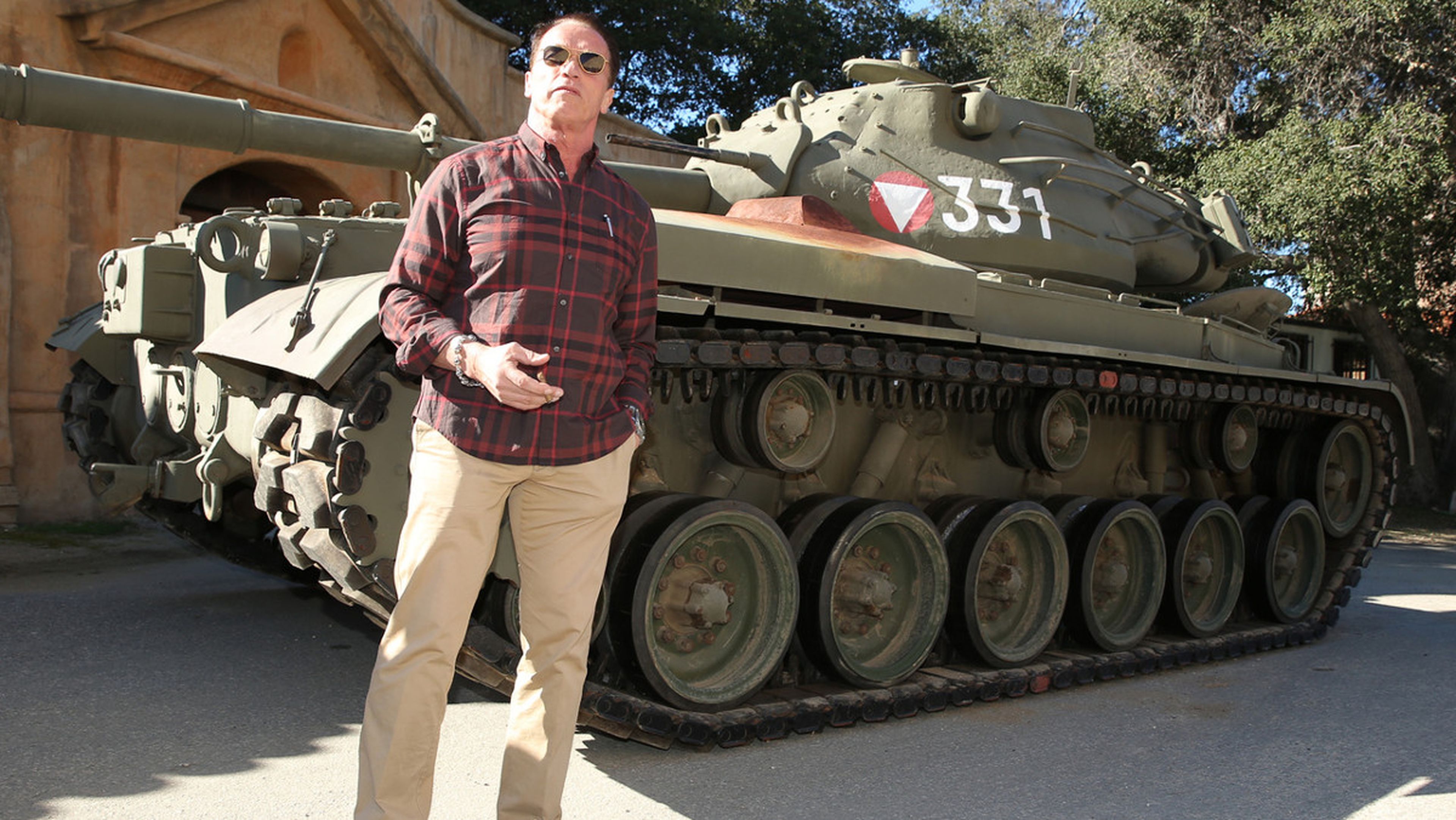 Arnold al mando de su tanque