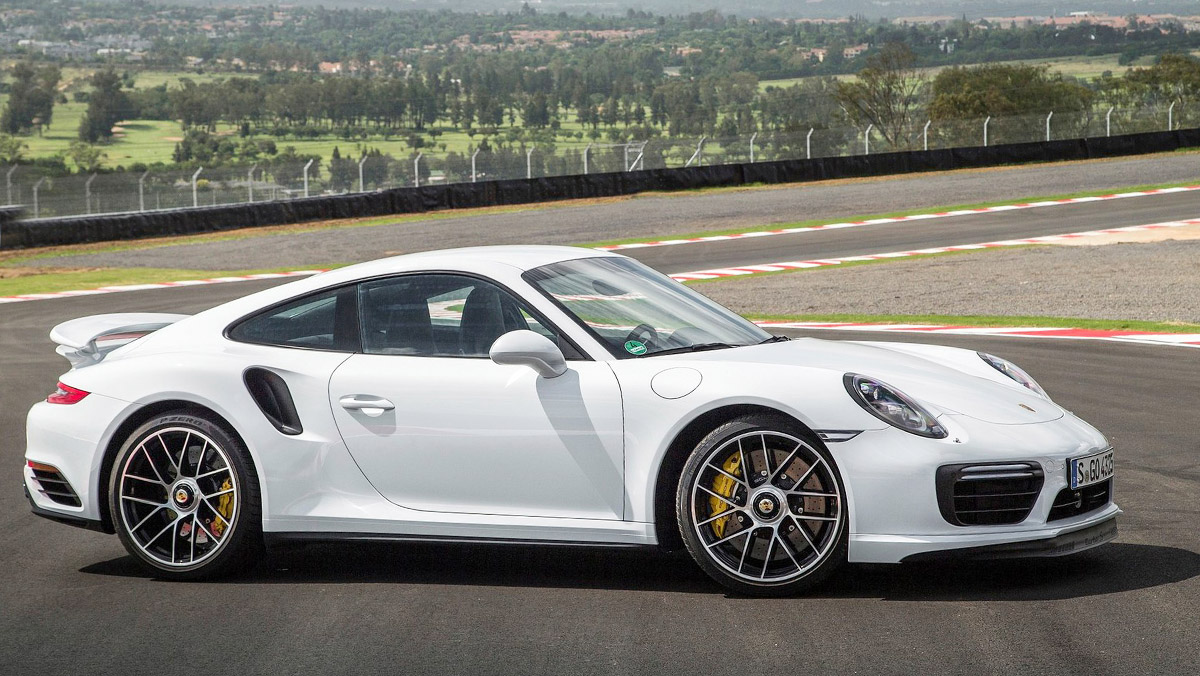 Los mejores rivales del Audi R8 2017 - Porsche 911 Turbo S Los mejores rivales del Audi R8 2017 - Porsche 911 Turbo S