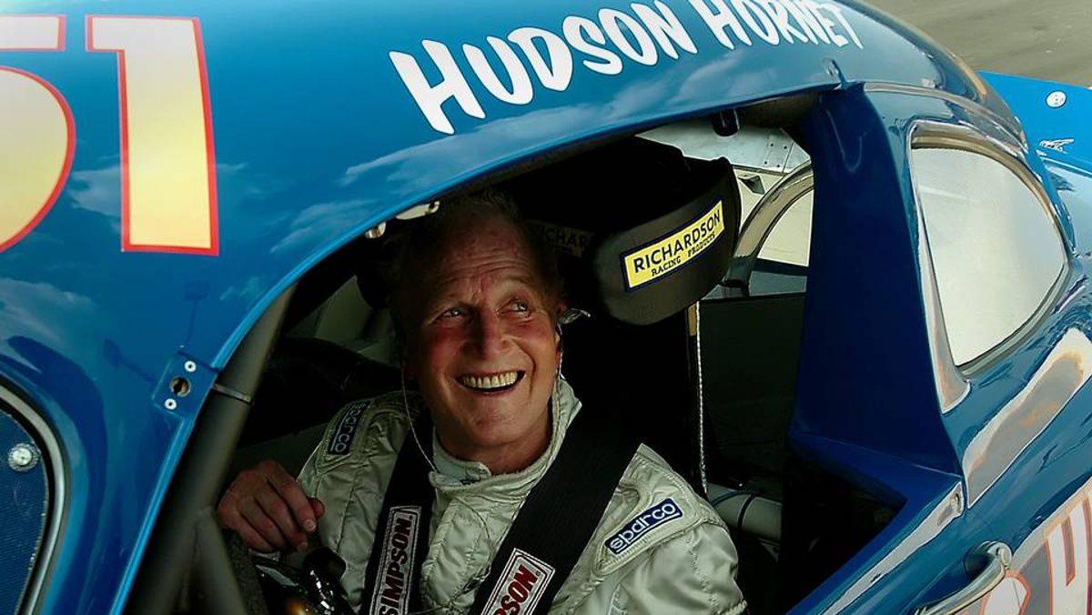 Newman en un Hudson Hornet del 51 al que ùiso la voz en Cars Newman en un Hudson Hornet del 51 al que ùiso la voz en Cars