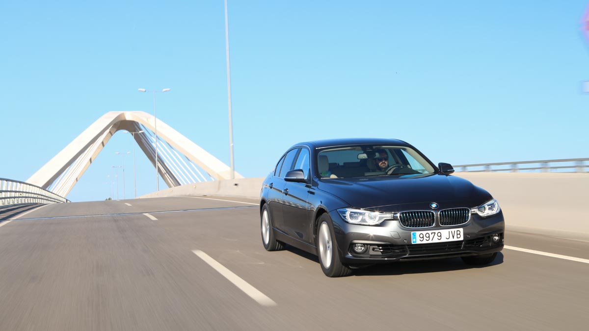 Prueba BMW 330e: ¡un coche para confiar en la electricidad! 