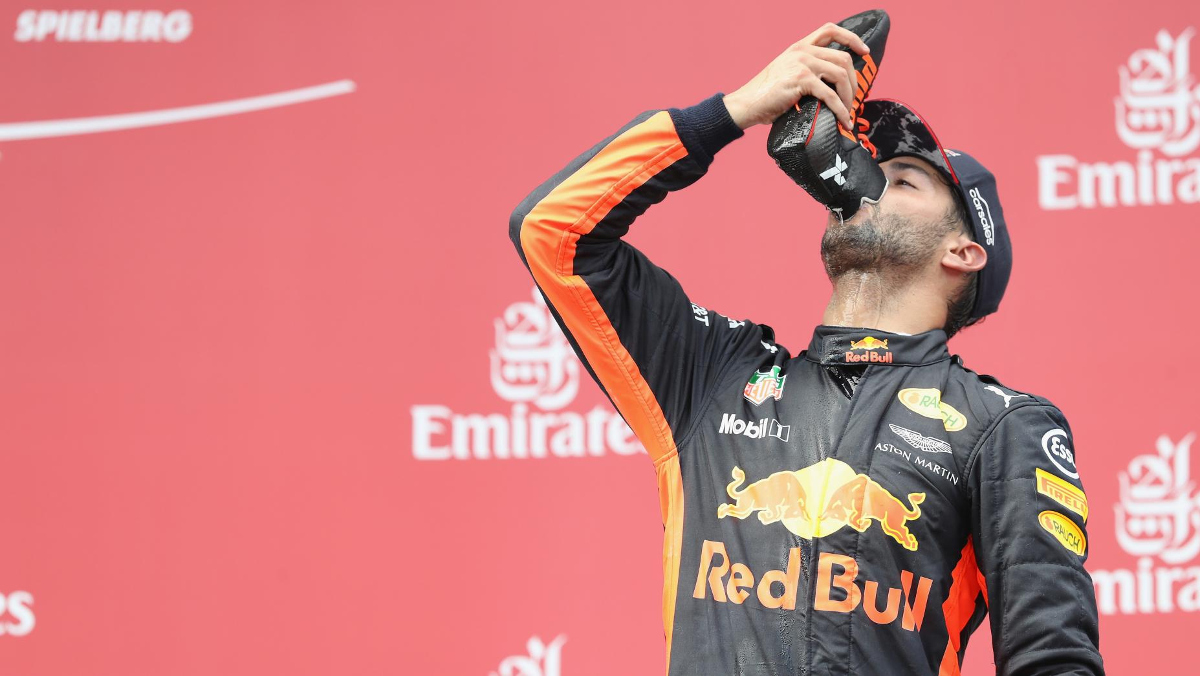 El 'shoey' de Daniel Ricciardo El 'shoey' de Daniel Ricciardo