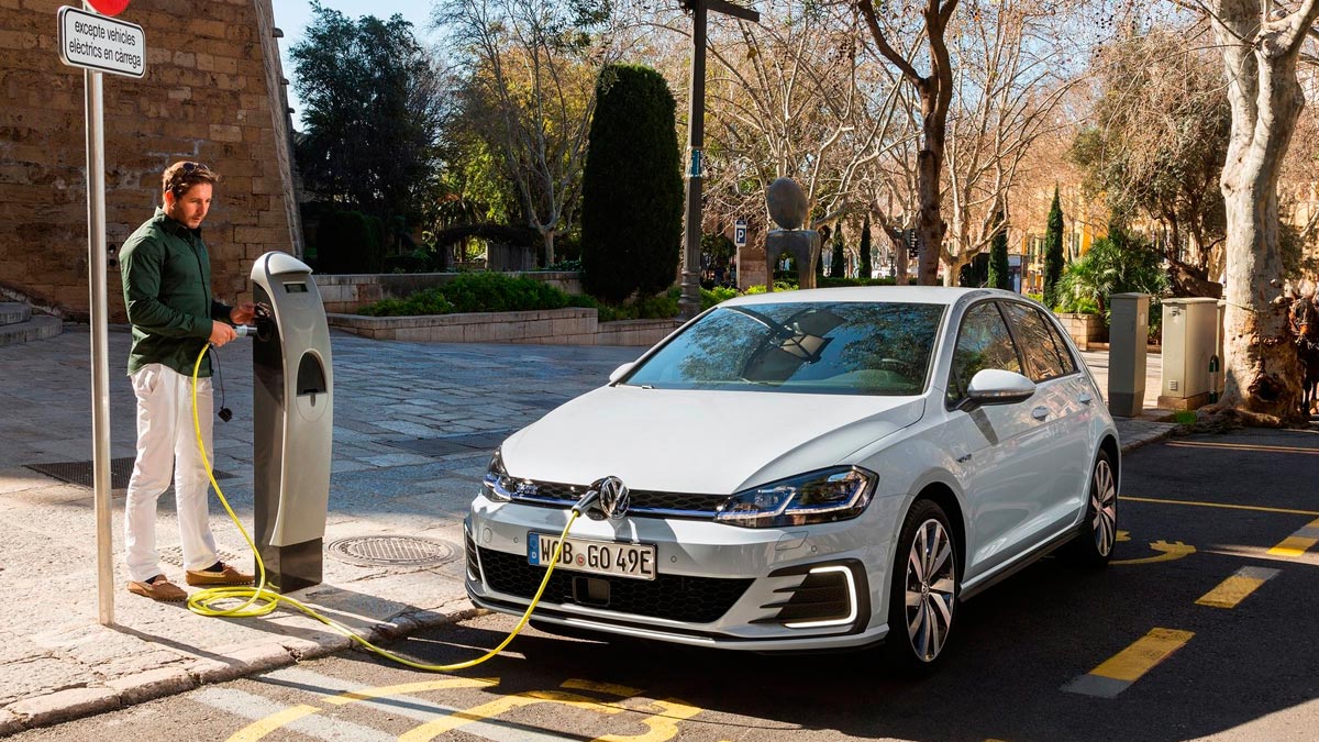 Volkswagen Golf GTE 2017 Volkswagen Golf GTE 2017 híbrido enchufable compacto