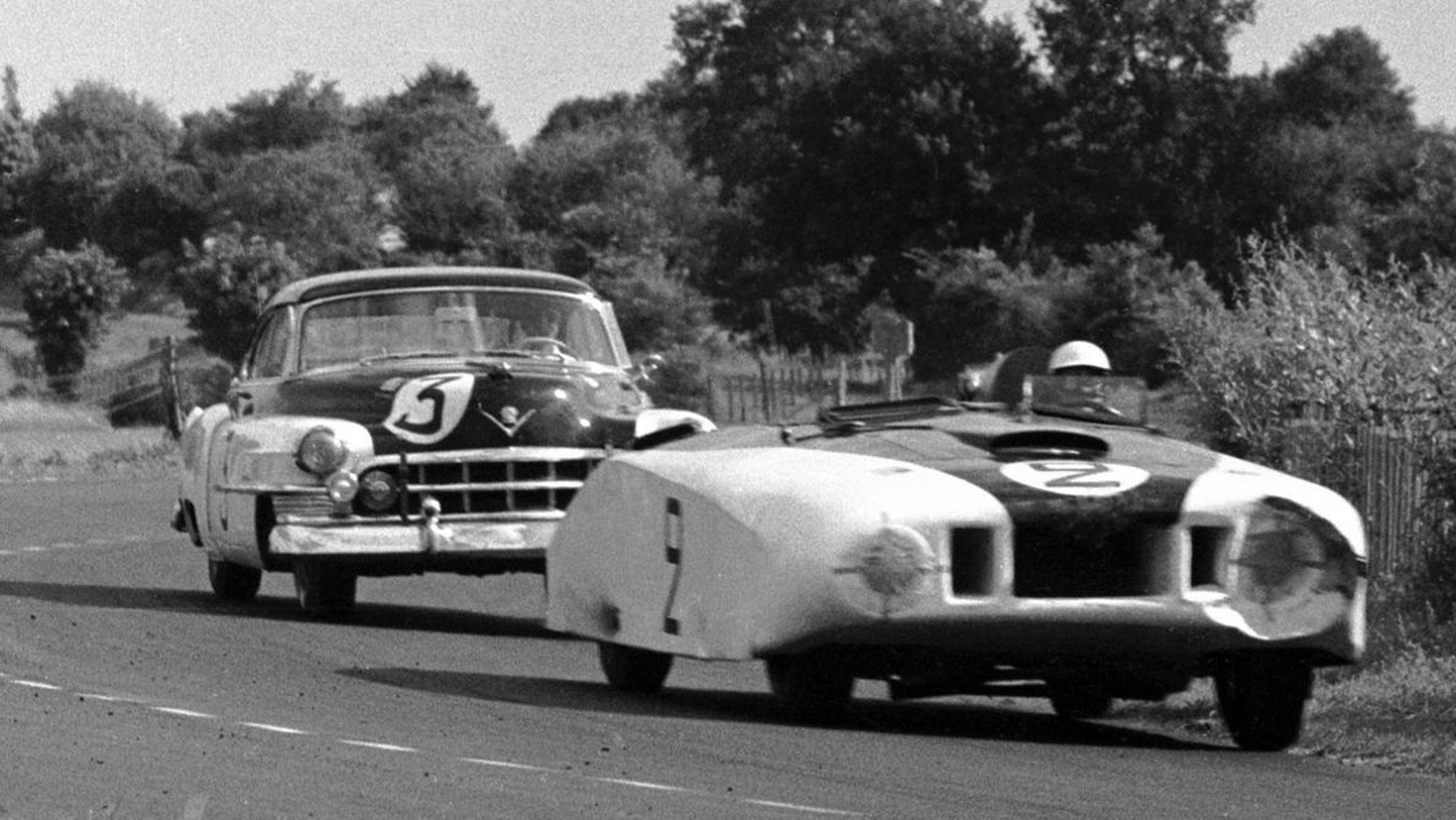 Cadillac Series 61 'Le Monstre' en plena carrera de Le Mans 1950