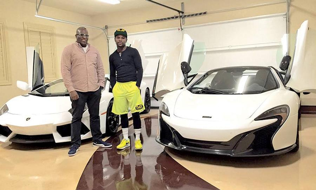 Floyd con sus McLaren 650s y Lambo Murciélago Floyd con sus McLaren 650s y Lambo Murciélago