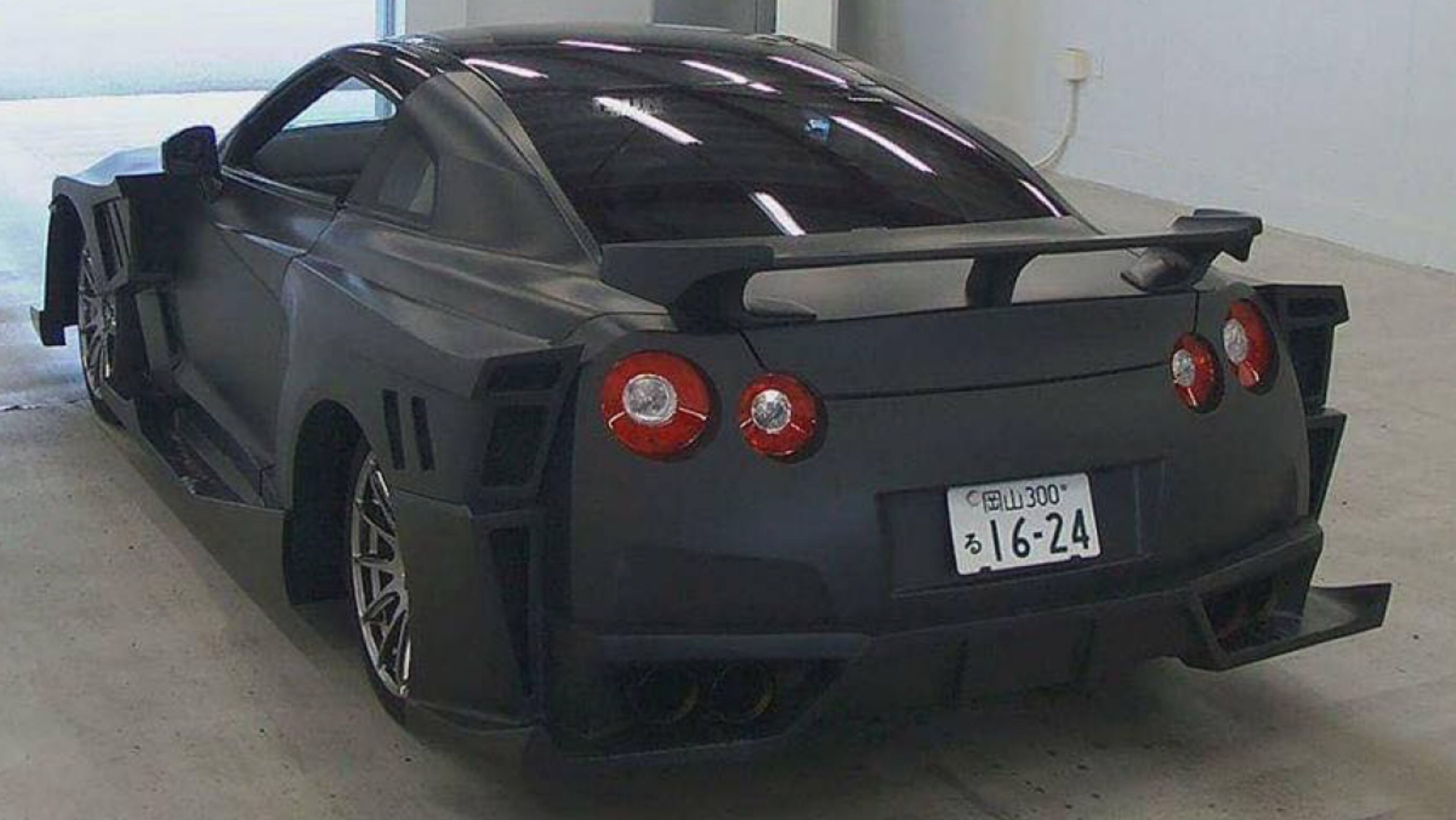 Nissan GT-R fake