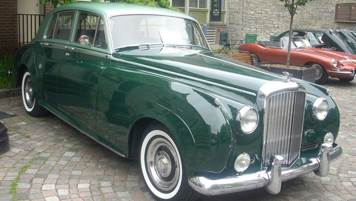 El lujoso BENTLEY S1 1950 de Hammond El lujoso BENTLEY S1 1950 de Hammond