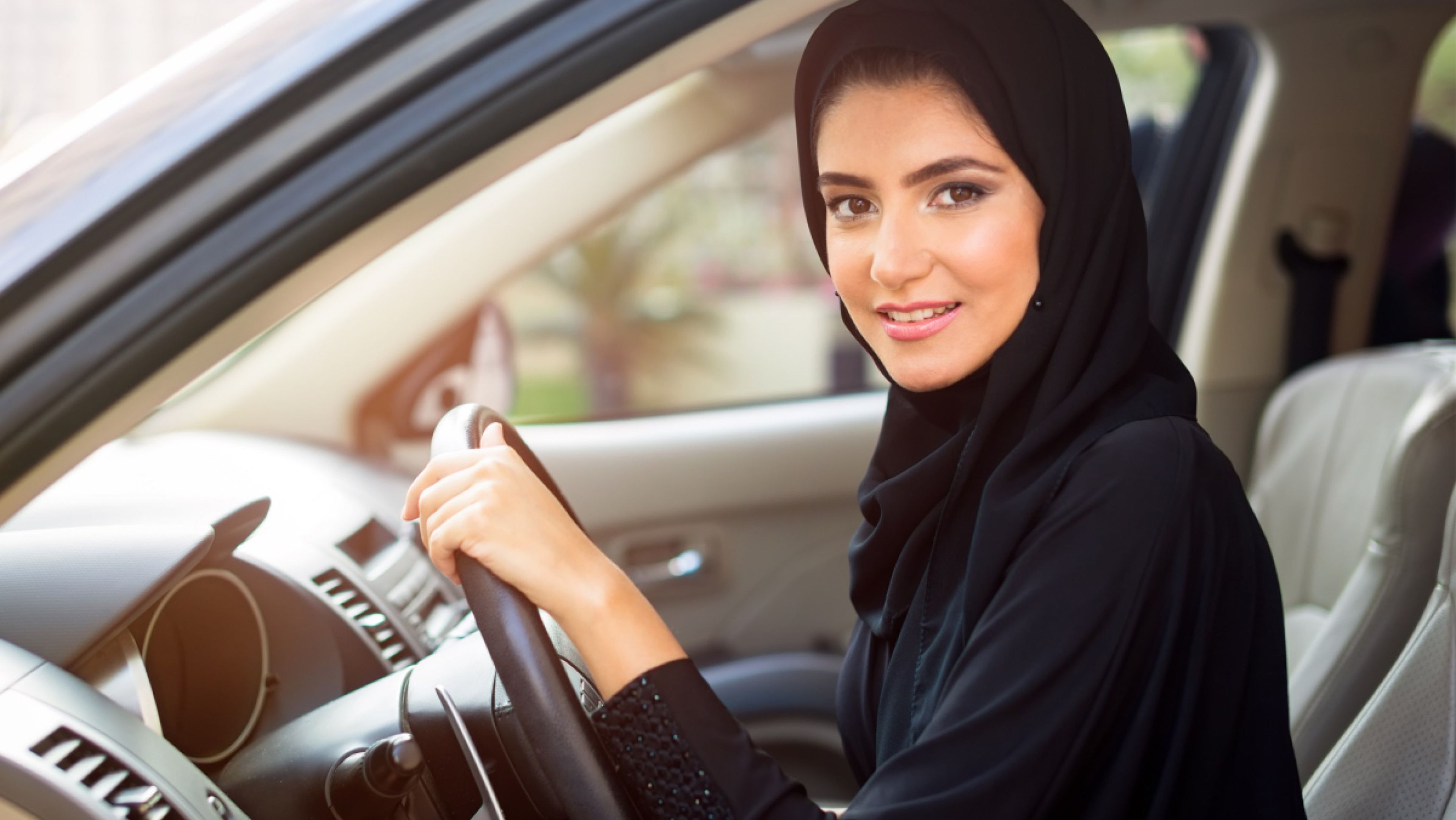 Mujer saudí al volante
