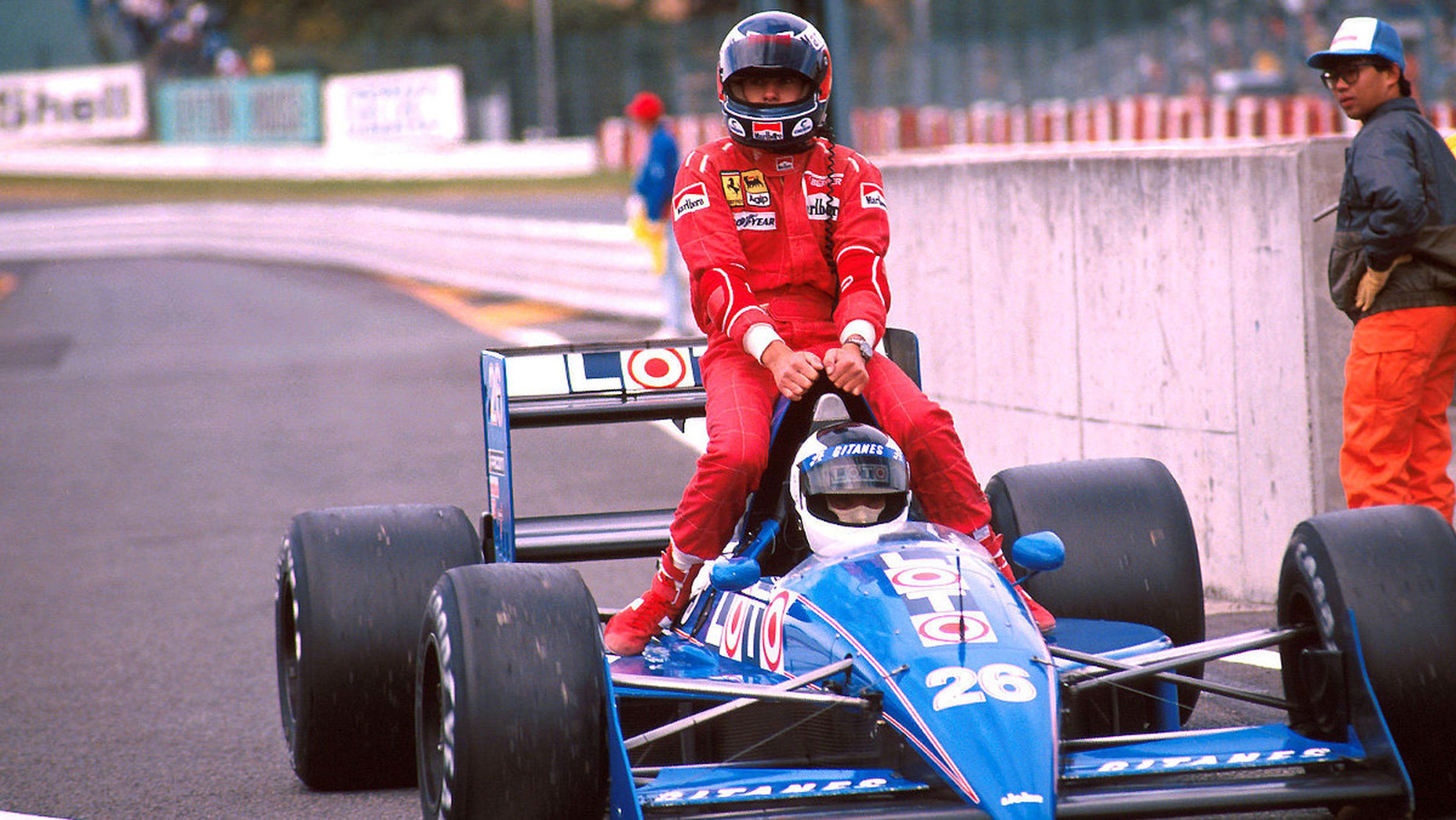 Stefan Johansson (Ligier Loto) lleva a Gerhard Berger (Ferrari) Ligier JS31 en GP Bélgica 1988