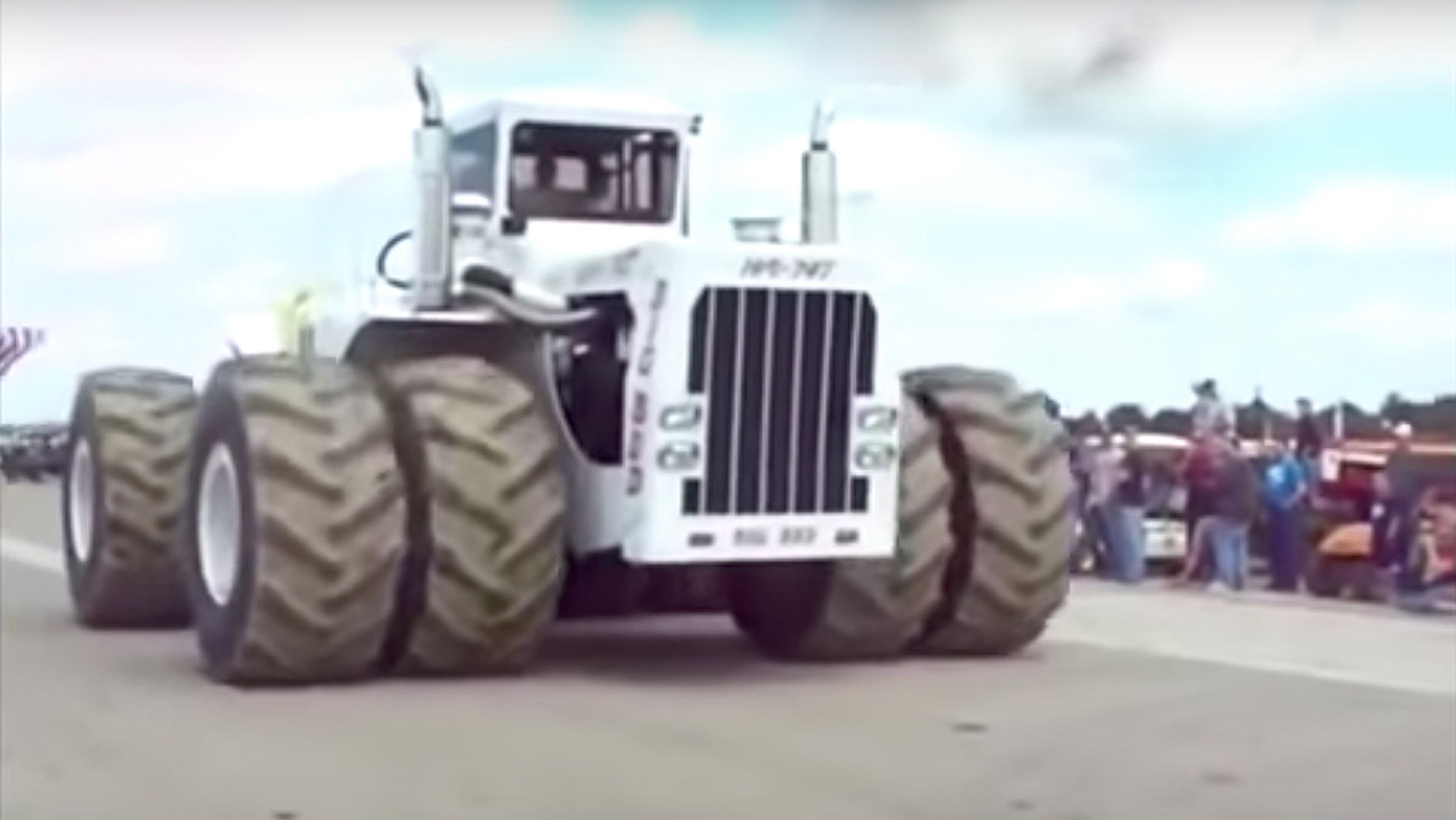 El tractor más grande del mundo: Big Bud 747