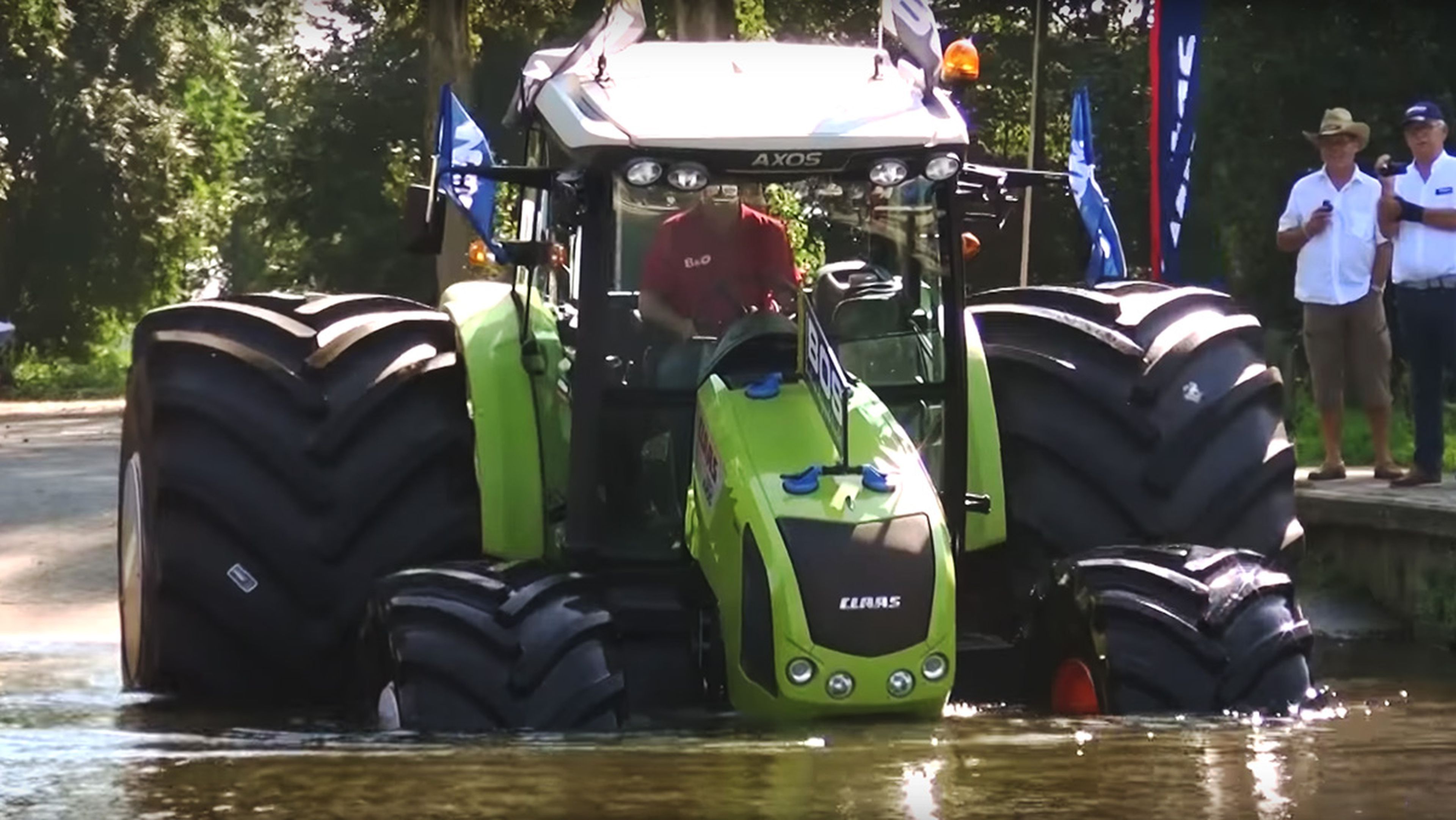 Un tractor que flota en el agua. En serio