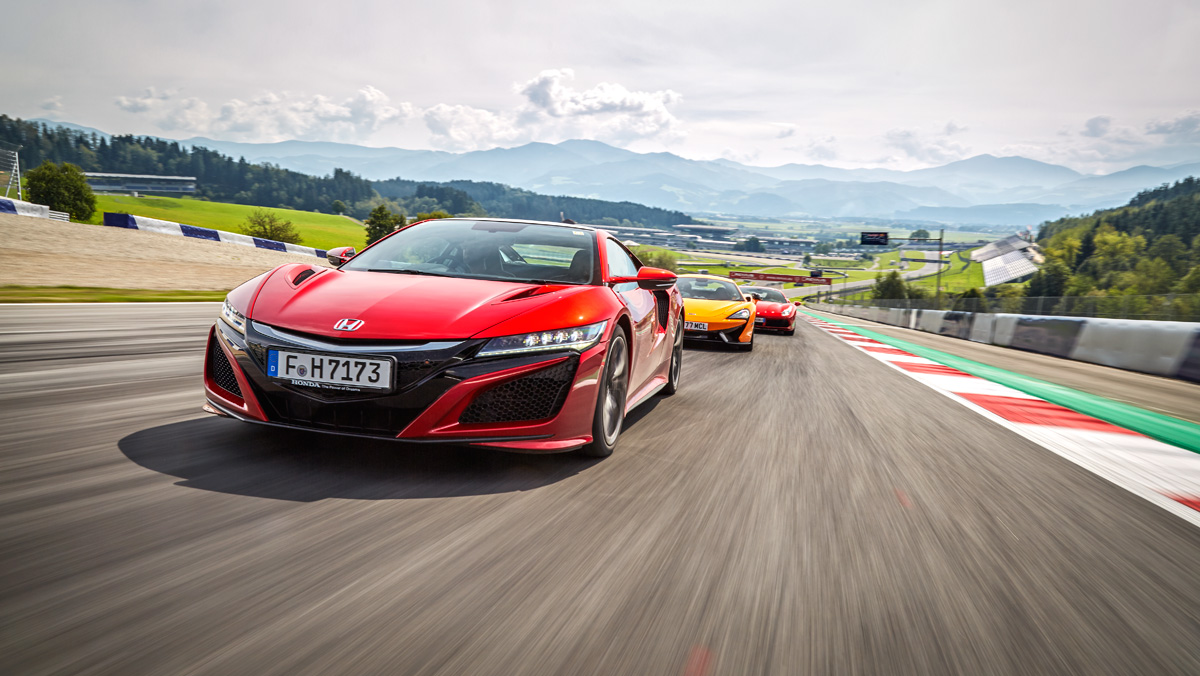 Prueba Ferrari 488 GTB vs McLaren 570S y Honda NSX (pista) Prueba Ferrari 488 GTB vs McLaren 570S y Honda NSX (pista)