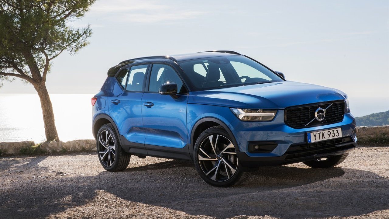 Volvo XC40 T3 Volvo XC40 T3 o BMW X1