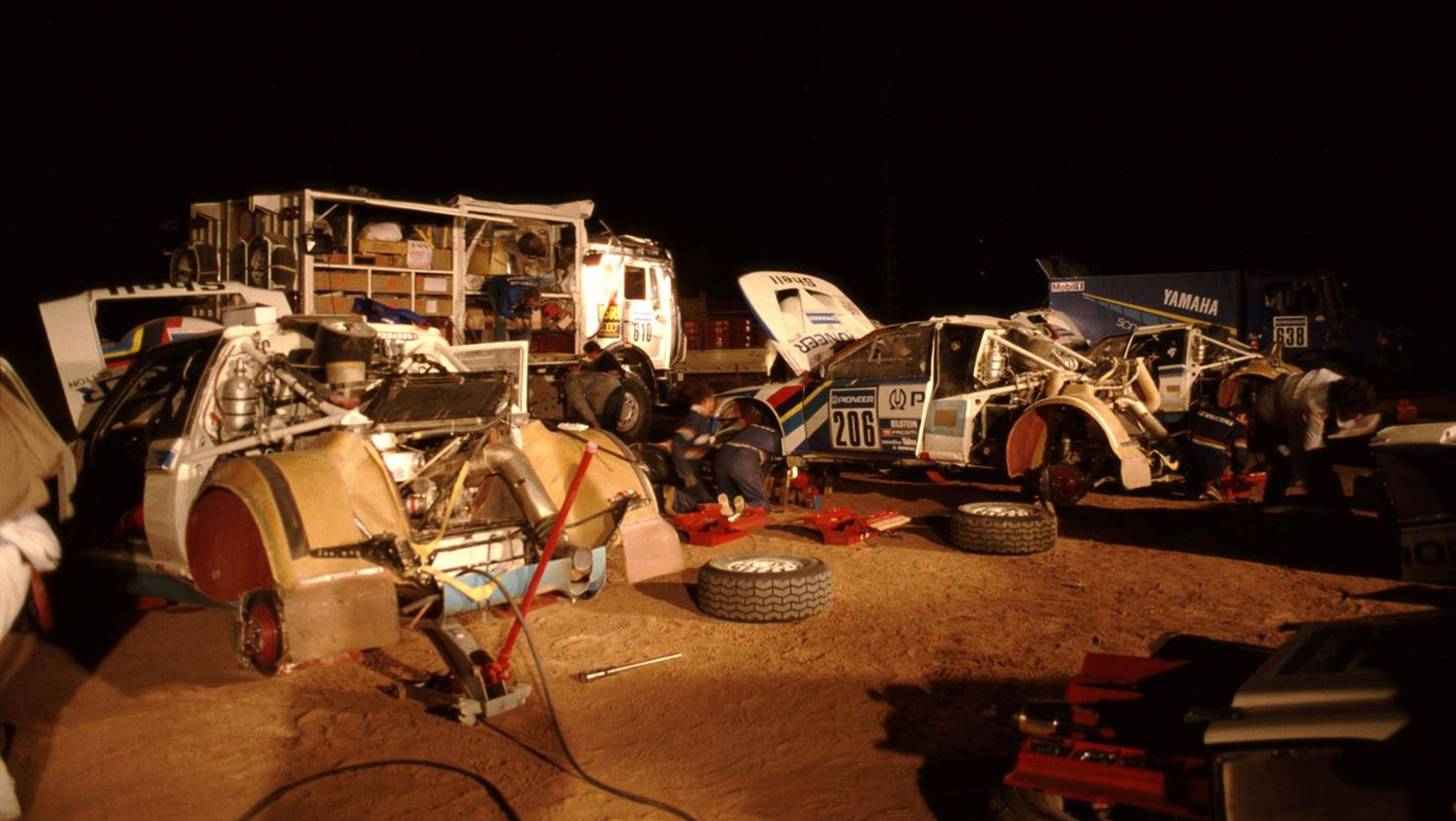 Asistencia del equipo Peugeot en el Dakar 1988