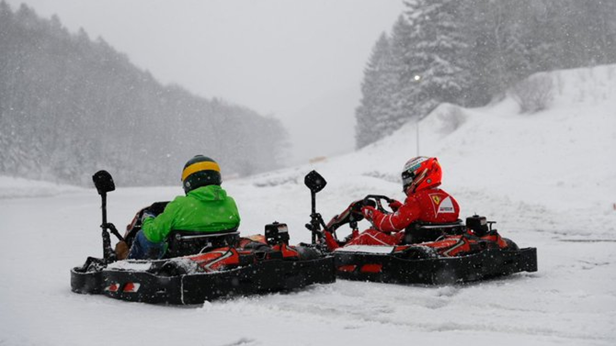 Un kart sobre la nieve, un cortacésped y otros deportivos de Kimi TopGear.es
