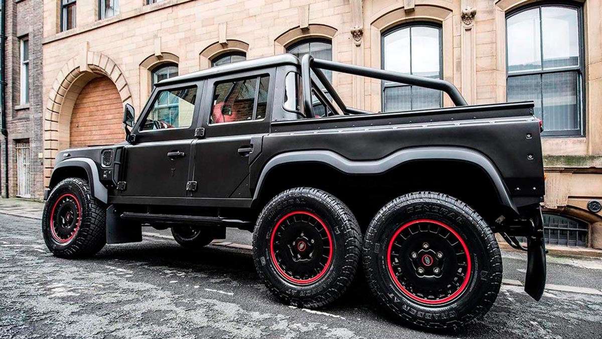 Land Rover Defender Kahn 6x6 loco todoterreno robusto tres ejes off-road off road