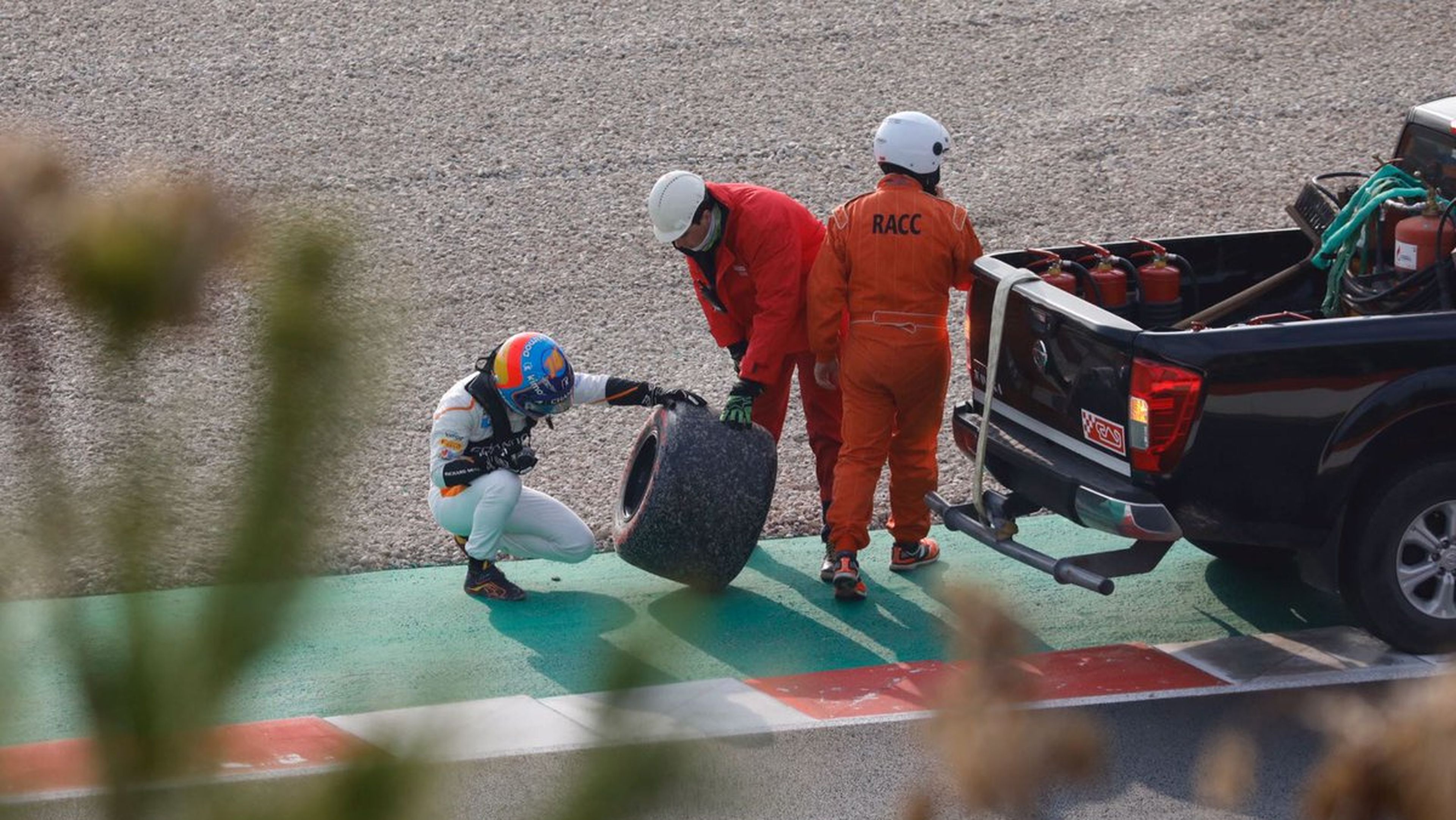 Alonso pierde rueda MCL33 F1 2018