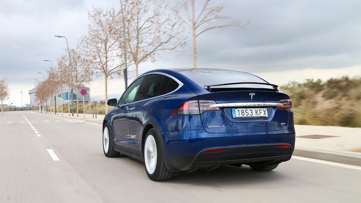 Lo más sorprendente del Tesla Model X: aceleración suv tecnologia futuro lujo