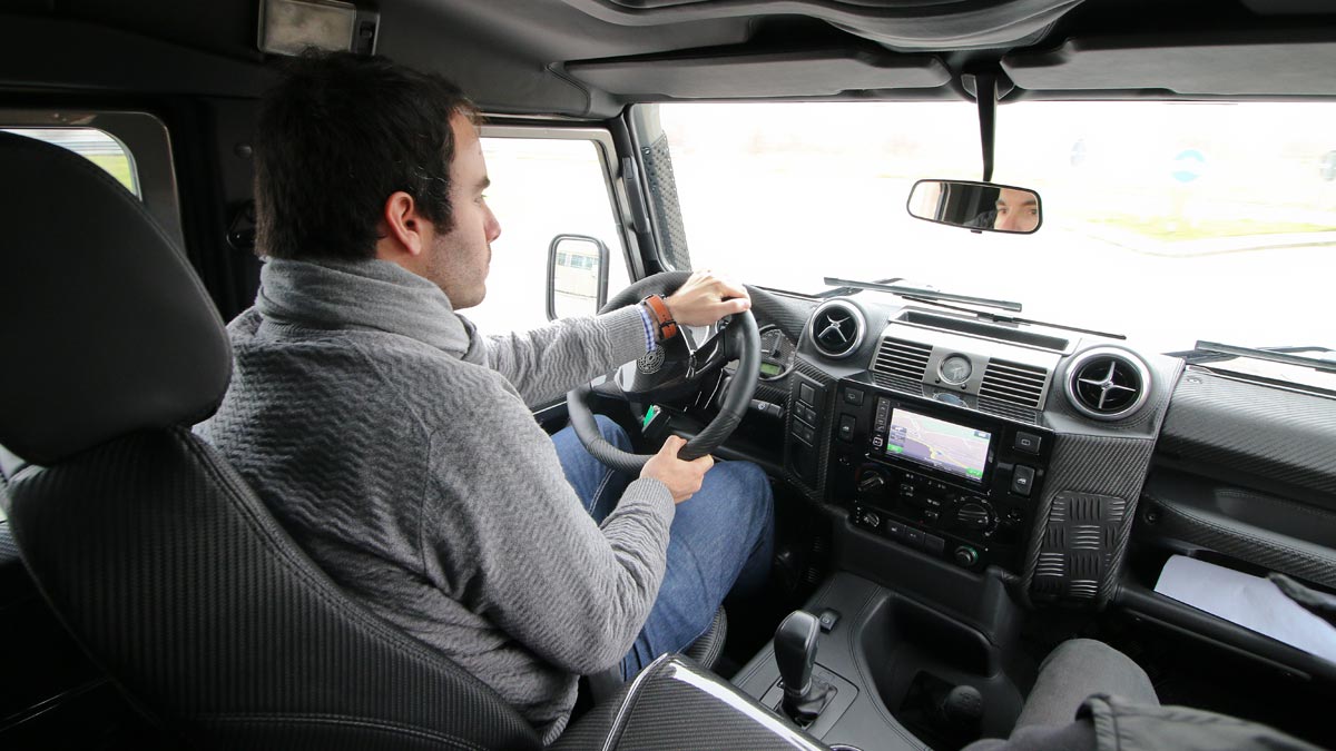 Prueba Land Rover Defender Ares Design conducción todoterreno v8 loco locura robusto off-road