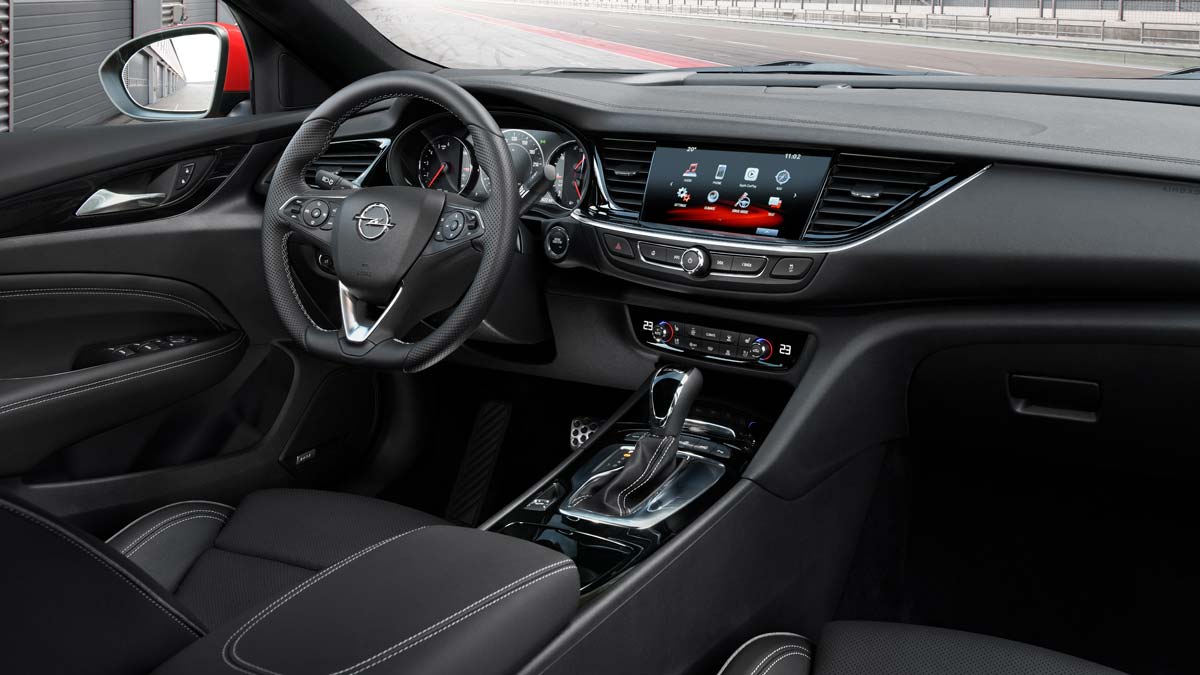 Prueba Opel Insignia GSI interior berlina deportiva sedán lujo deportividad sport aleman