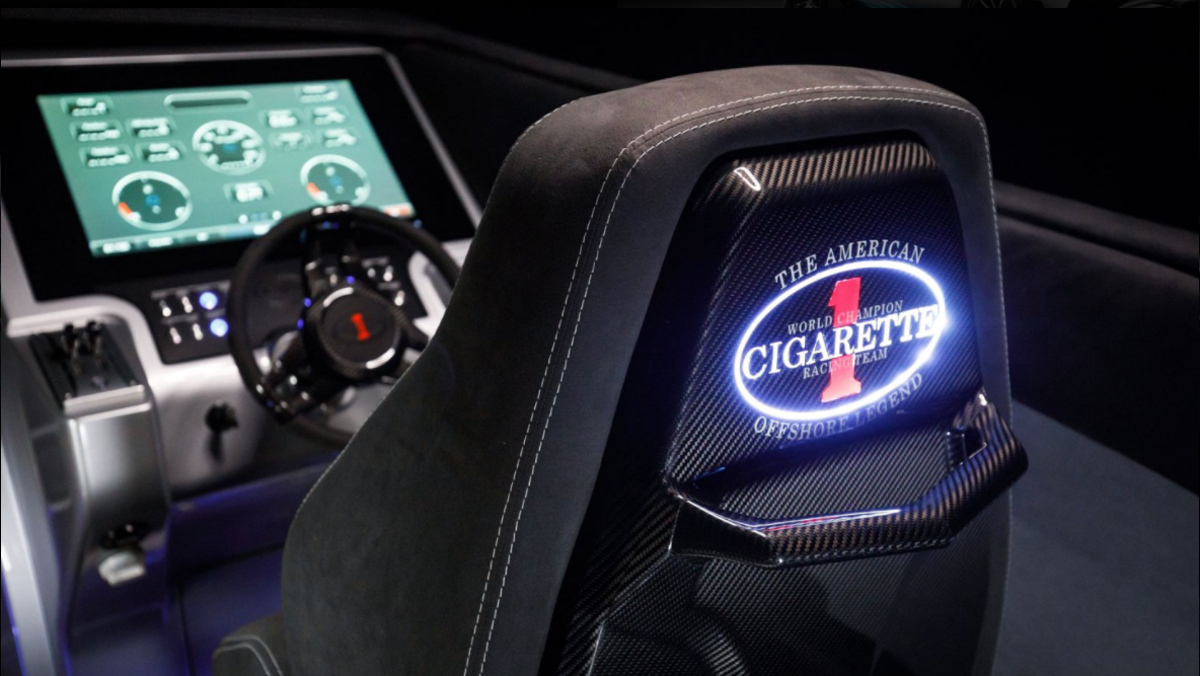 Puesto de mando del Cigarette Racing 515 Project One Mercedes AMG Puesto de mando del Cigarette Racing 515 Project One Mercedes AMG